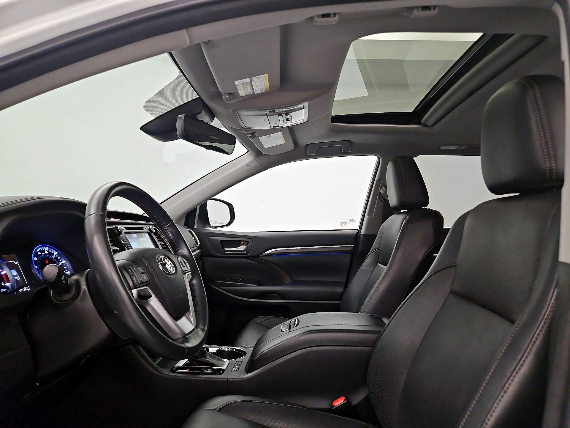 Thumbnail: 2017 Toyota Highlander - 19
