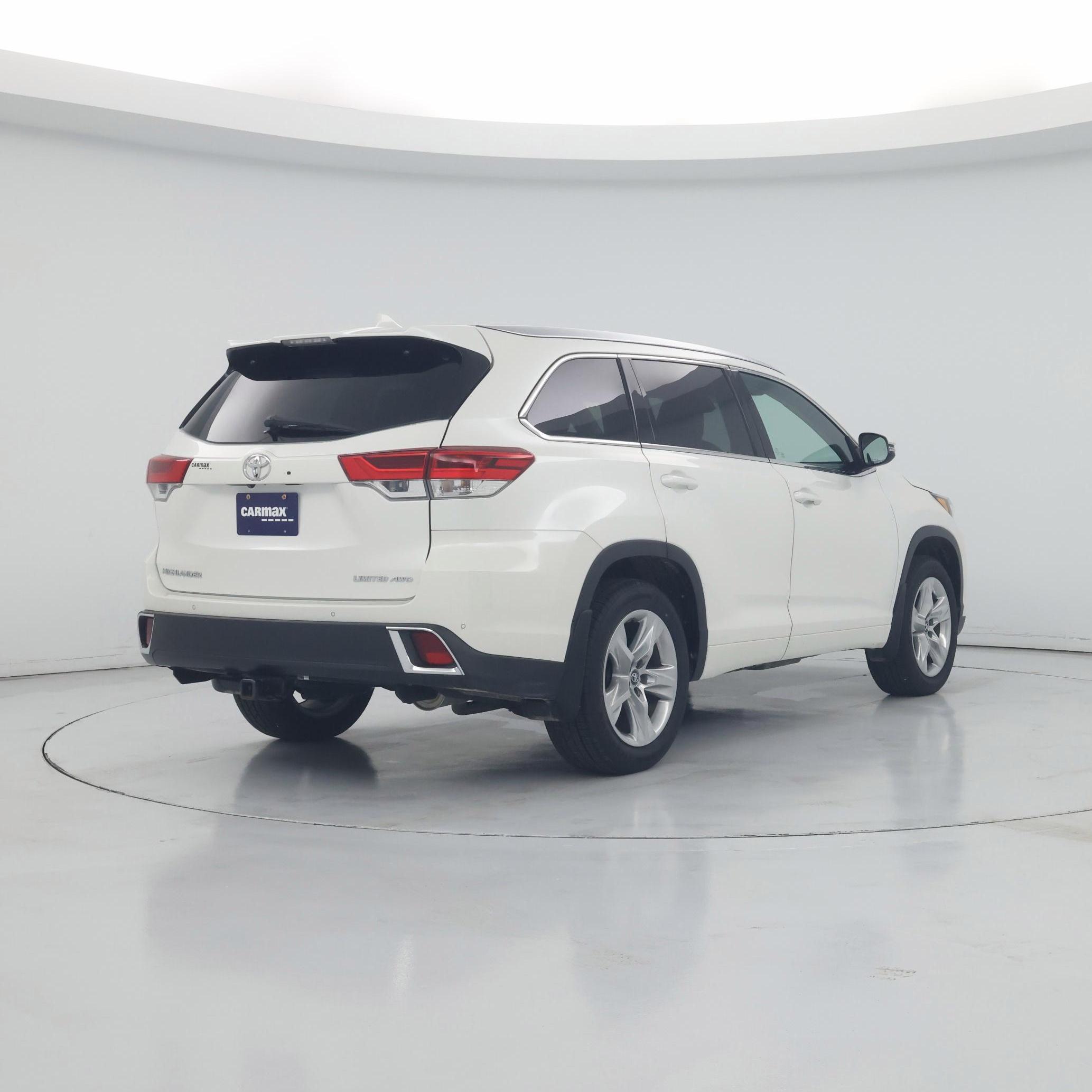 Thumbnail: 2017 Toyota Highlander - 8