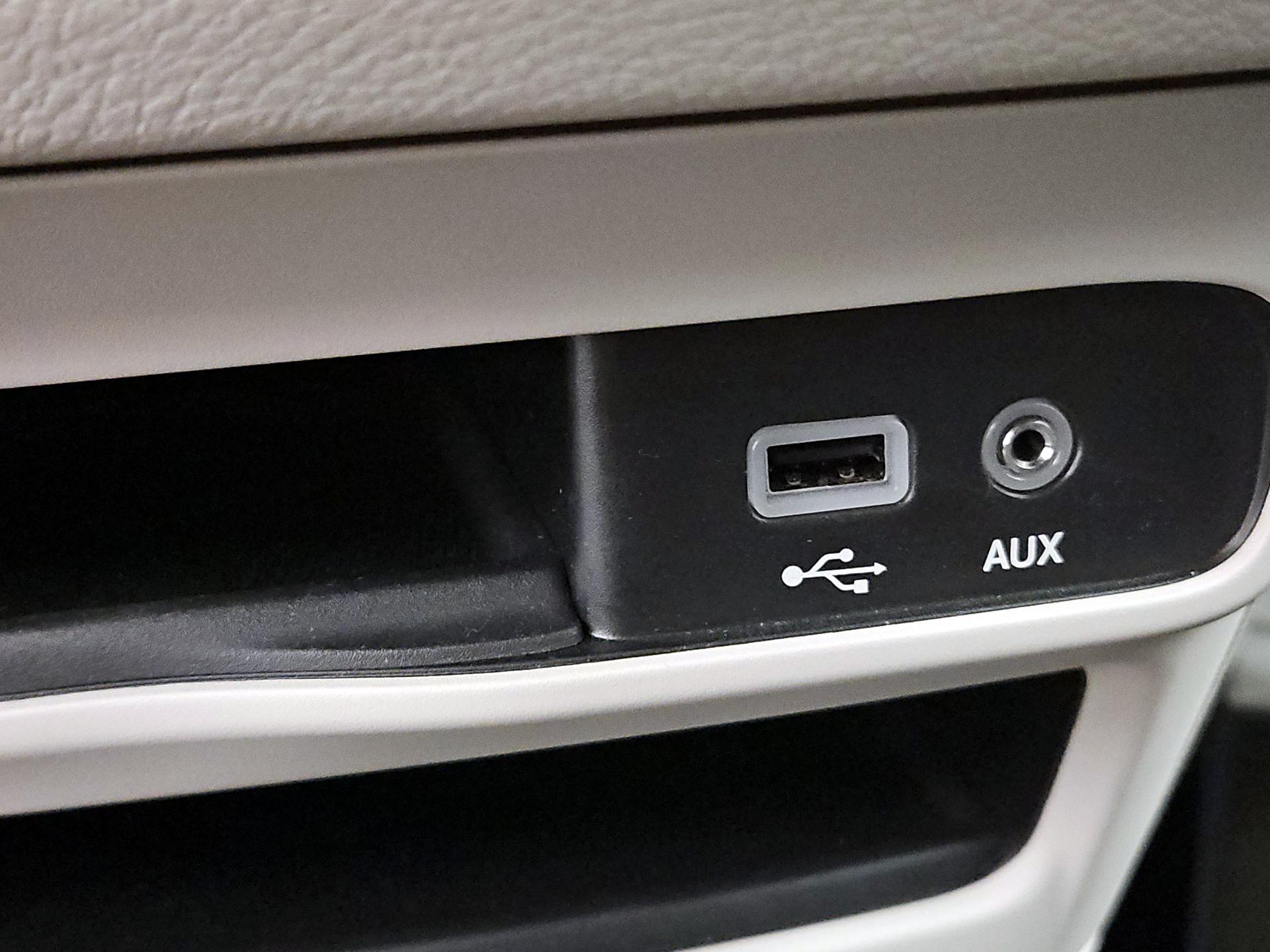 Thumbnail: 2018 Chrysler Pacifica - 16