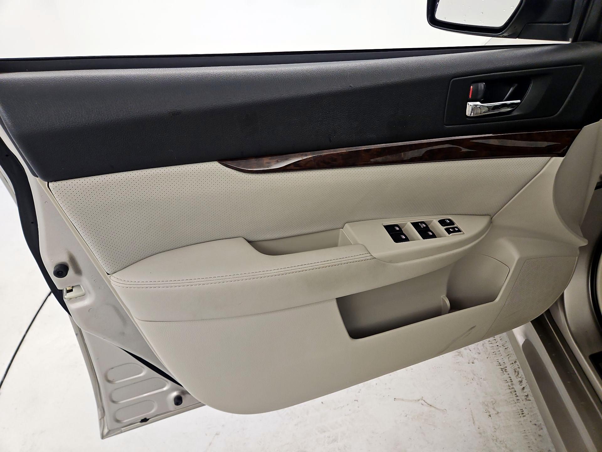 Thumbnail: 2014 Subaru Legacy - 10