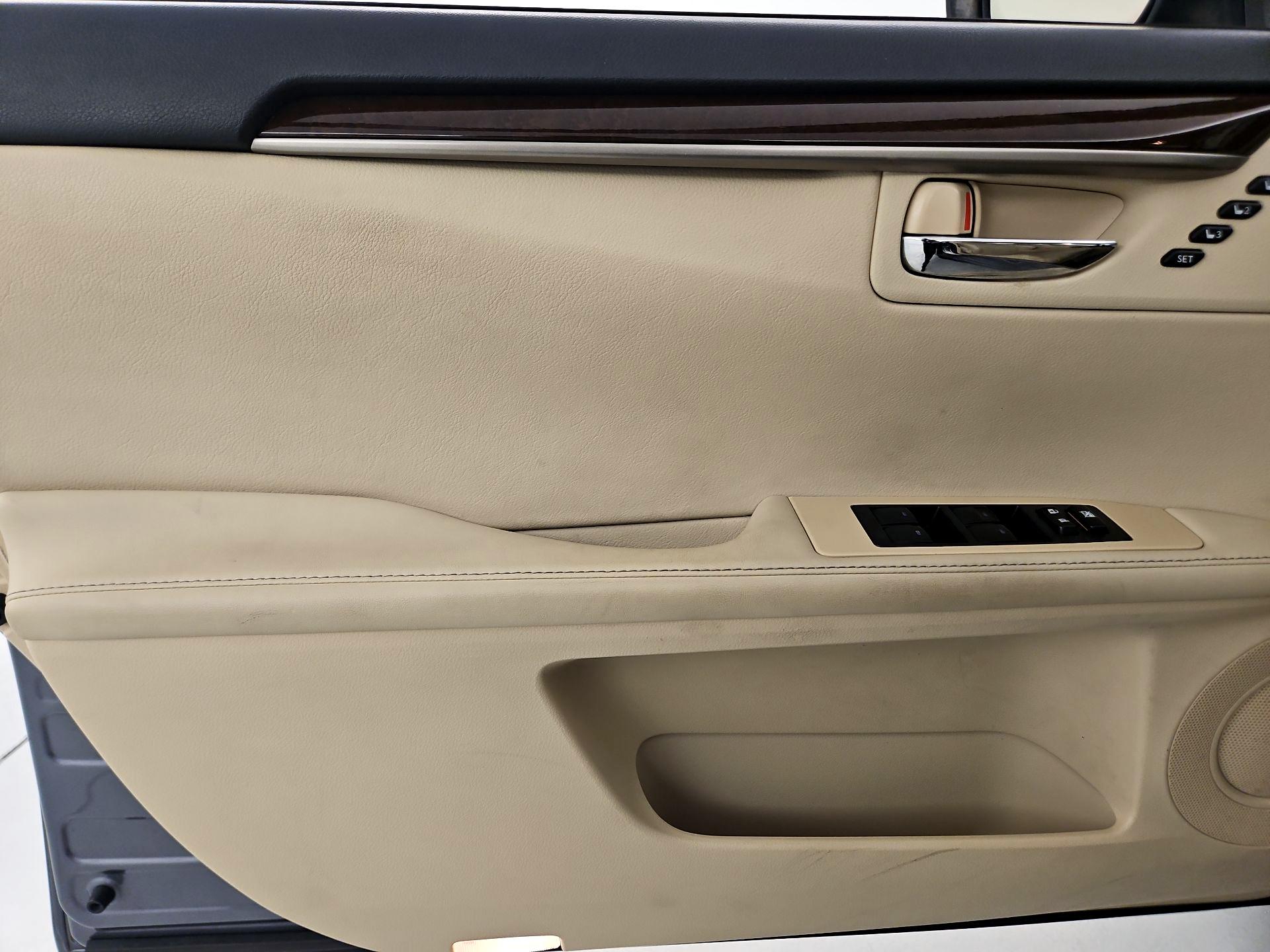 Thumbnail: 2014 Lexus ES - 10