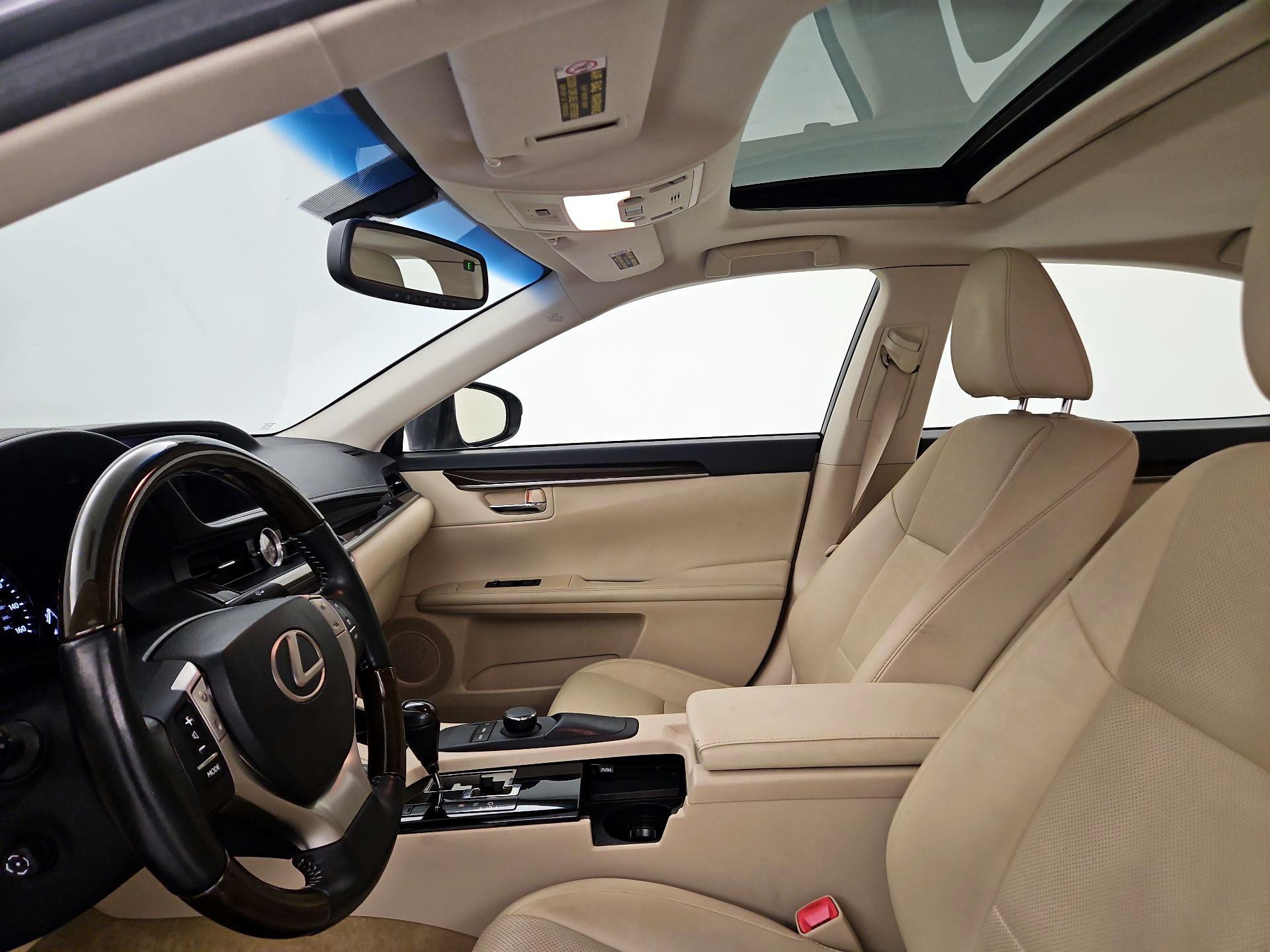 Thumbnail: 2014 Lexus ES - 17