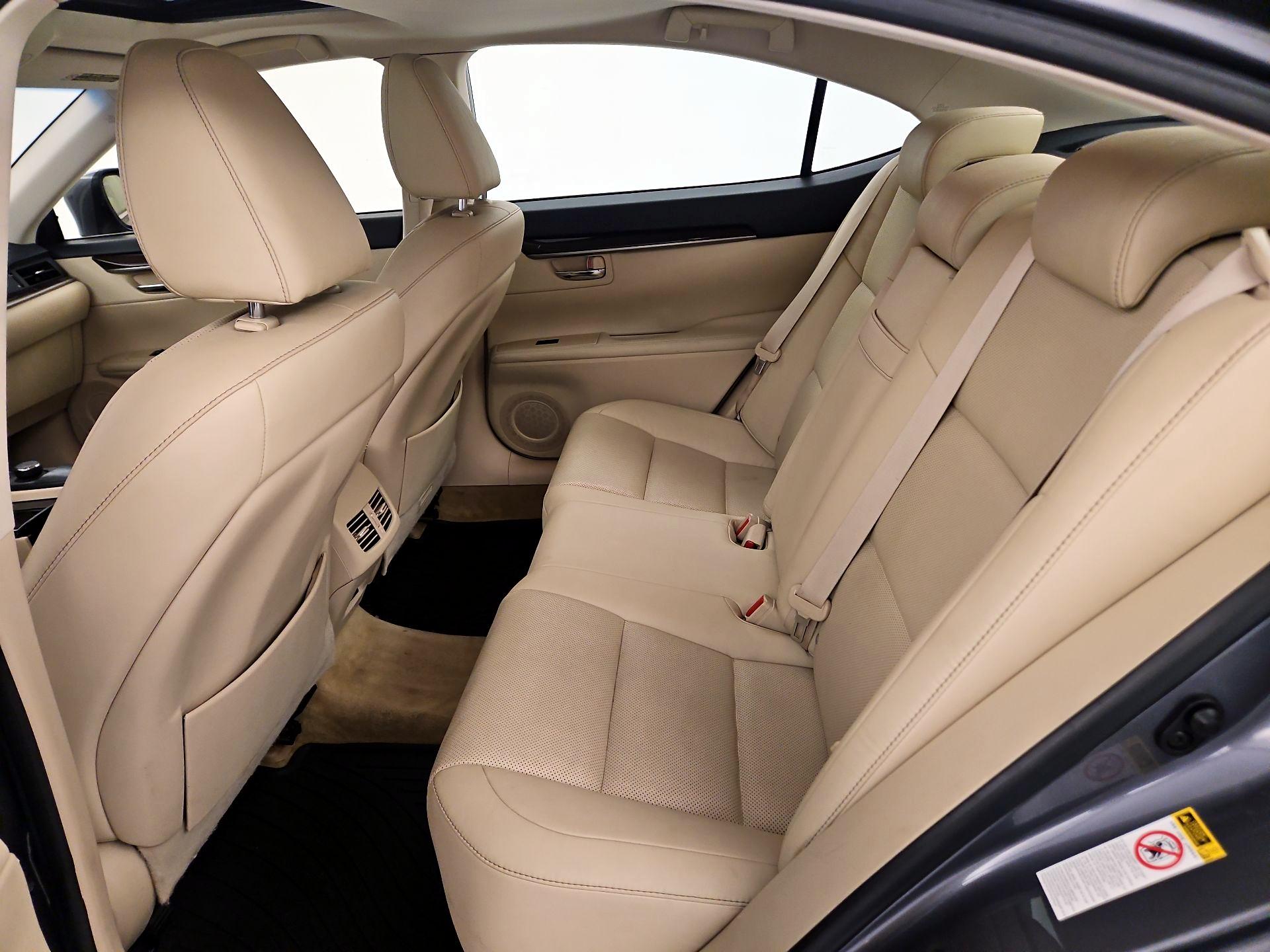 Thumbnail: 2014 Lexus ES - 18