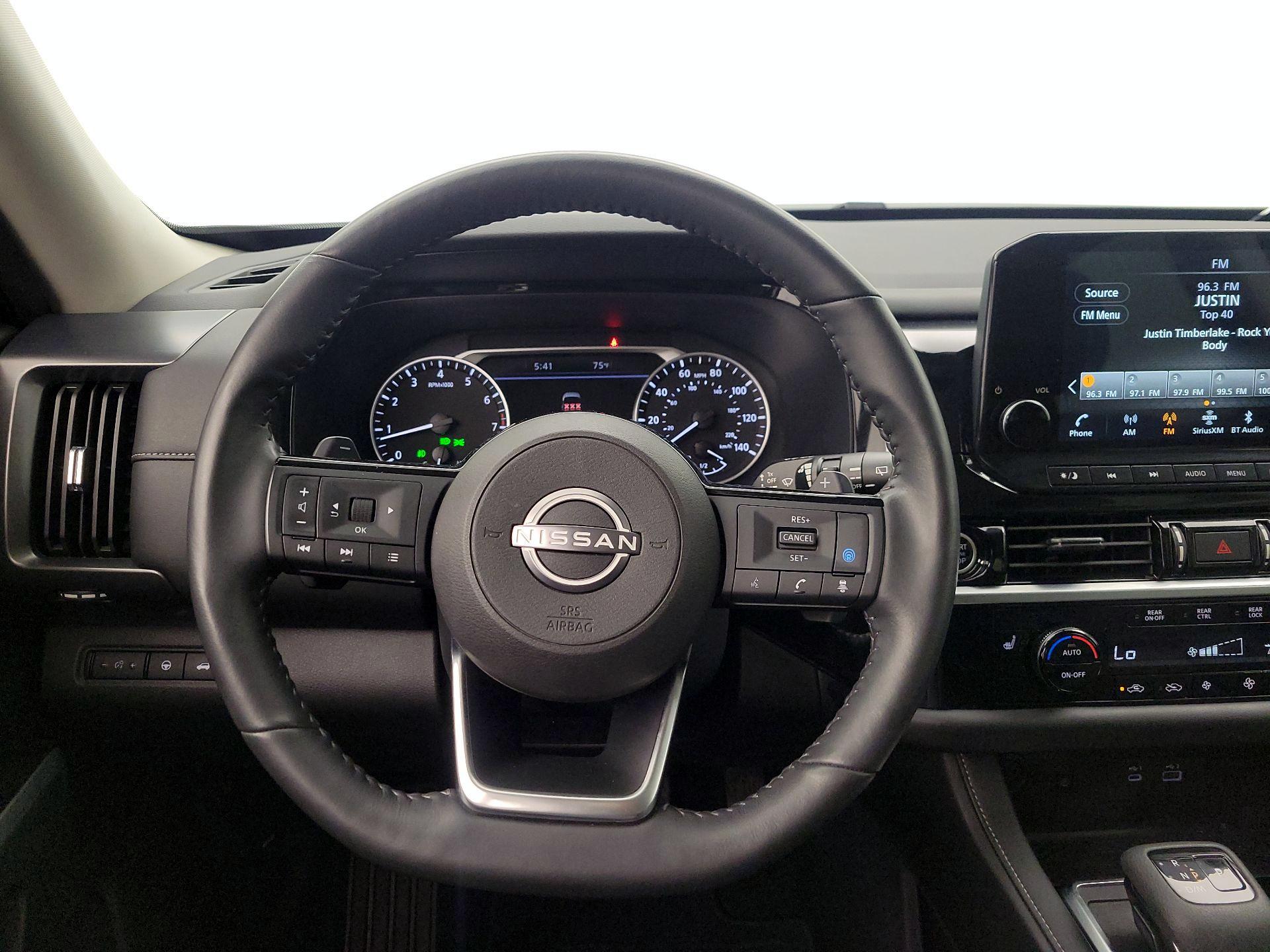 Thumbnail: 2023 Nissan Pathfinder - 10