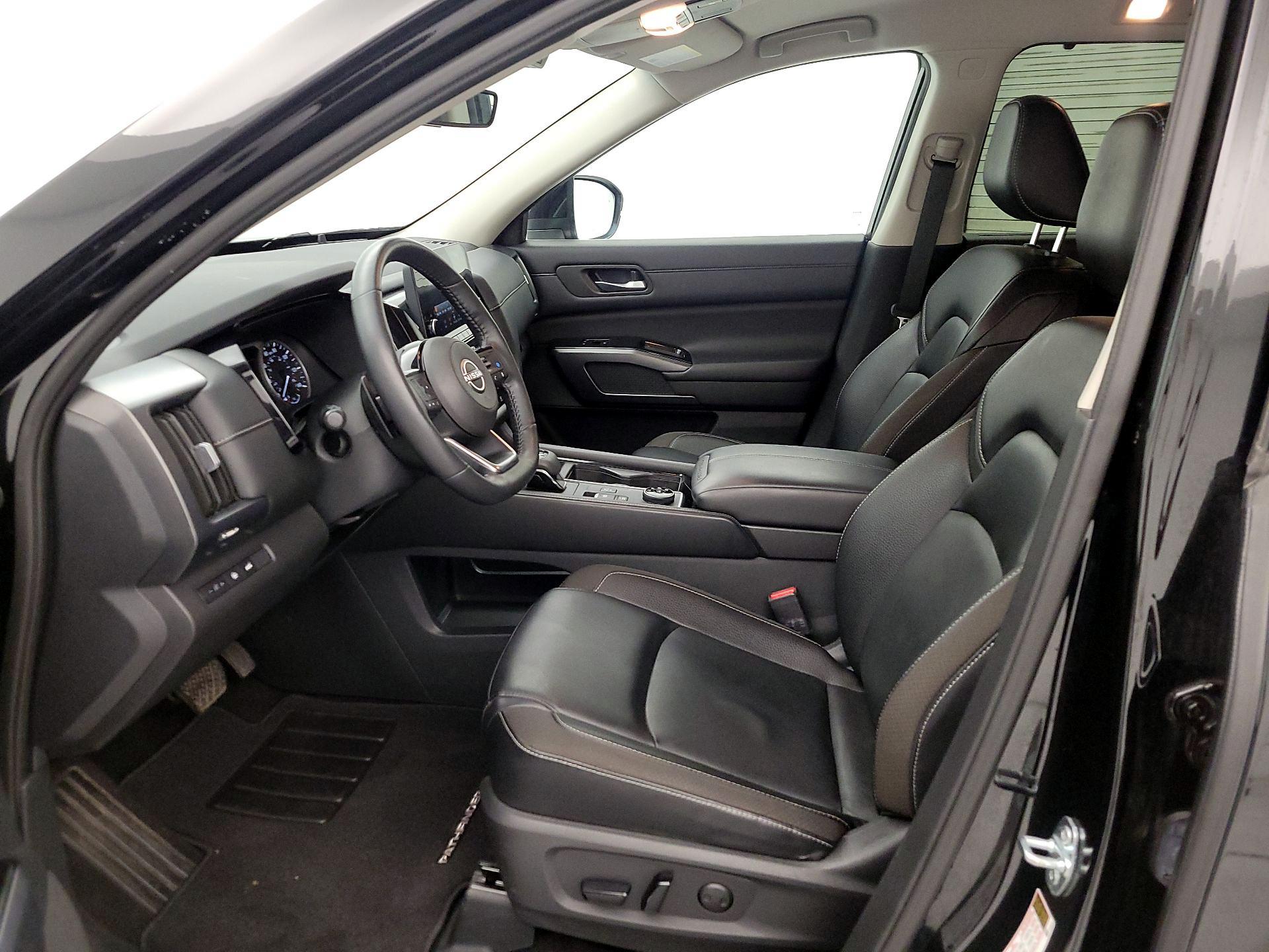 Thumbnail: 2023 Nissan Pathfinder - 11