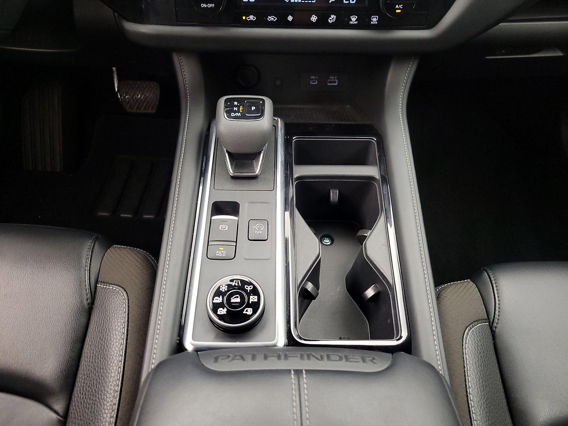 Thumbnail: 2023 Nissan Pathfinder - 17