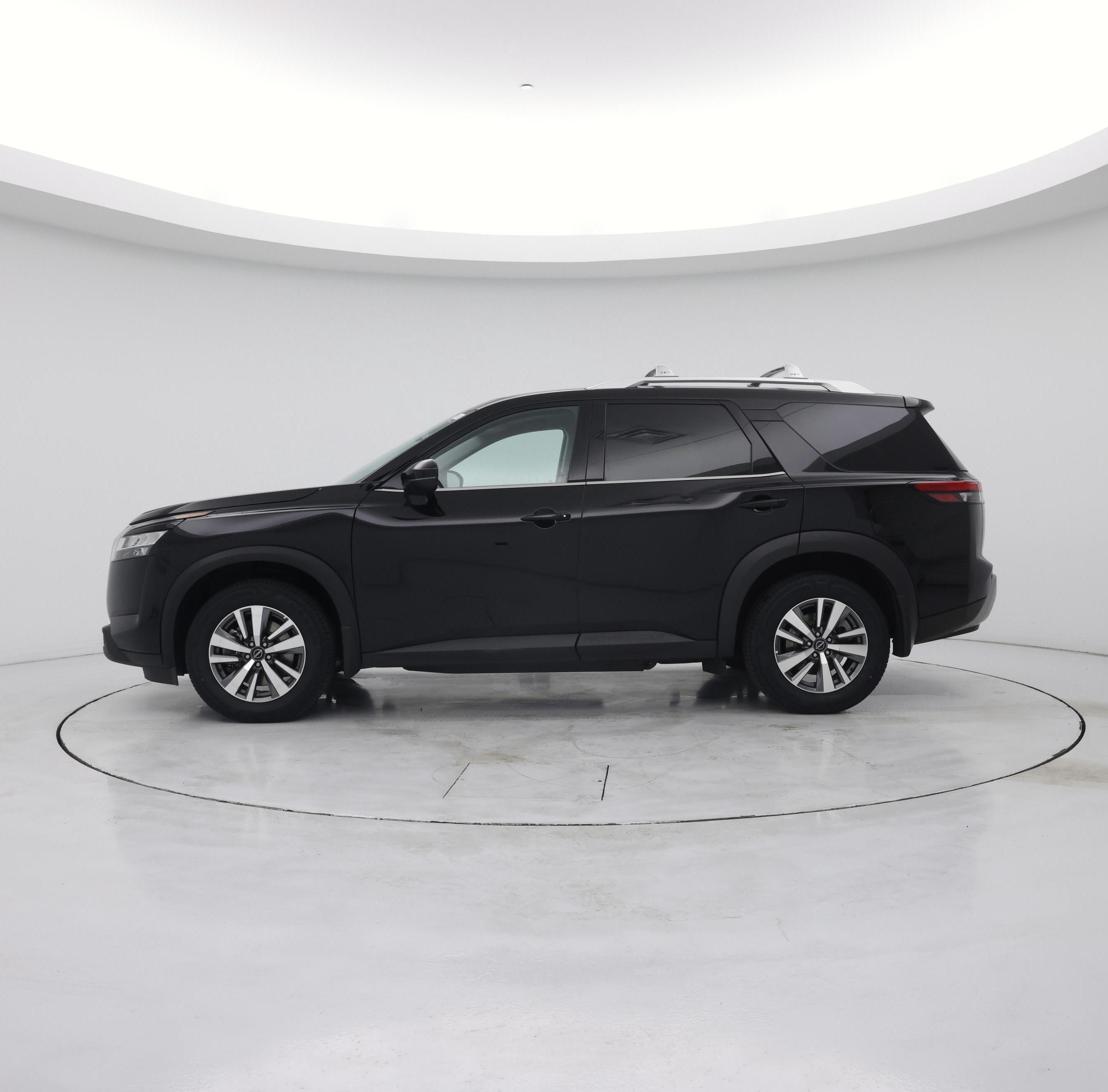 Thumbnail: 2023 Nissan Pathfinder - 3