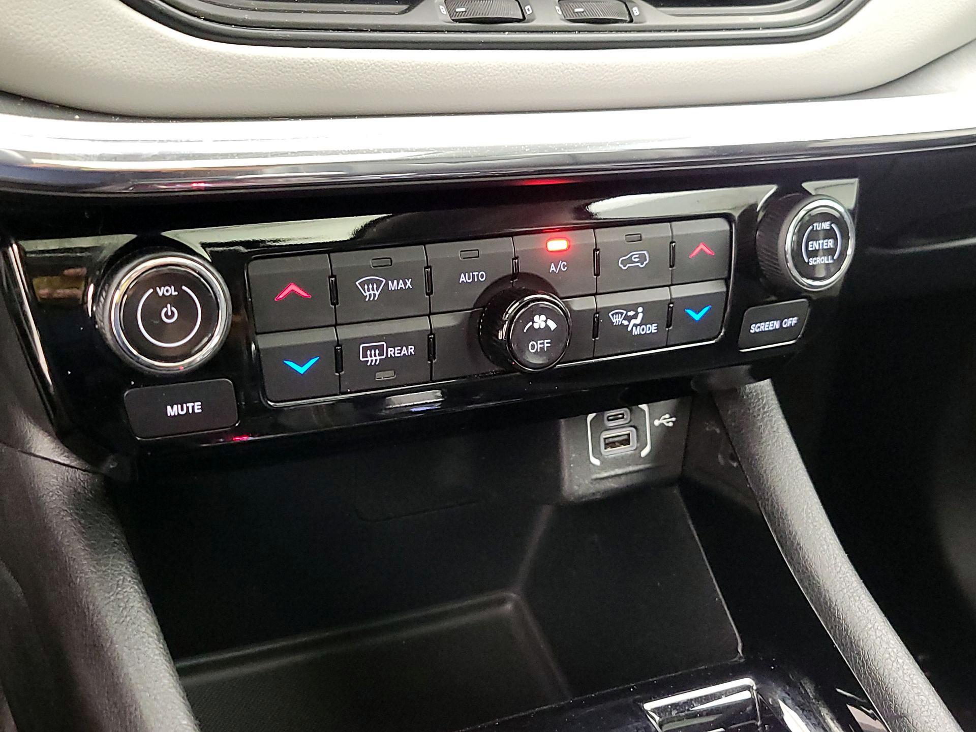 Thumbnail: 2022 Jeep Compass - 16