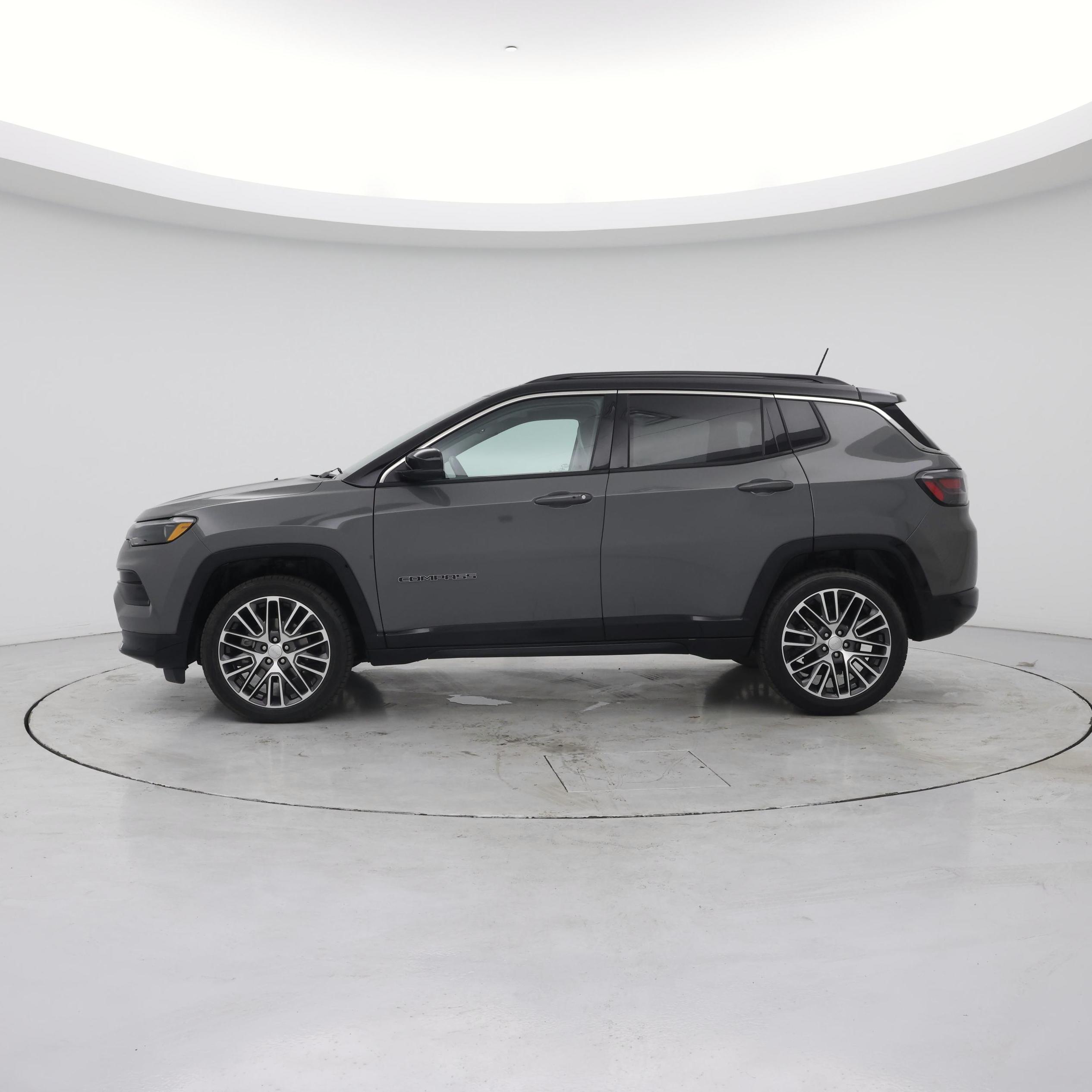 Thumbnail: 2022 Jeep Compass - 3