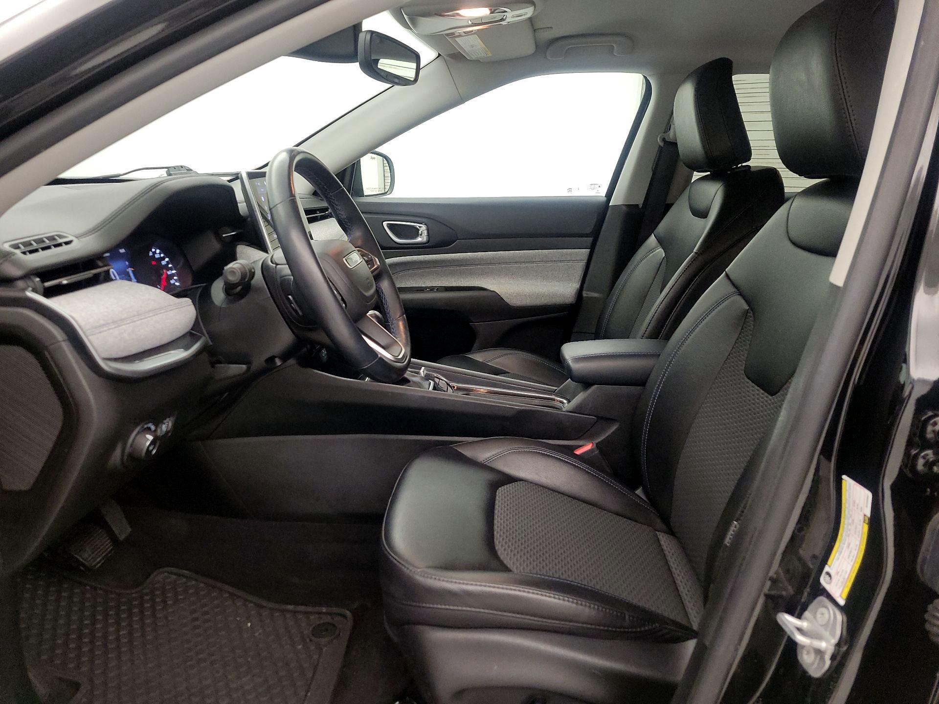 Thumbnail: 2022 Jeep Compass - 11