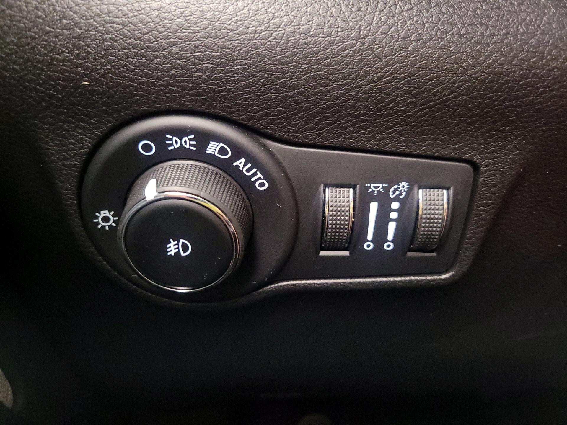 Thumbnail: 2022 Jeep Compass - 13