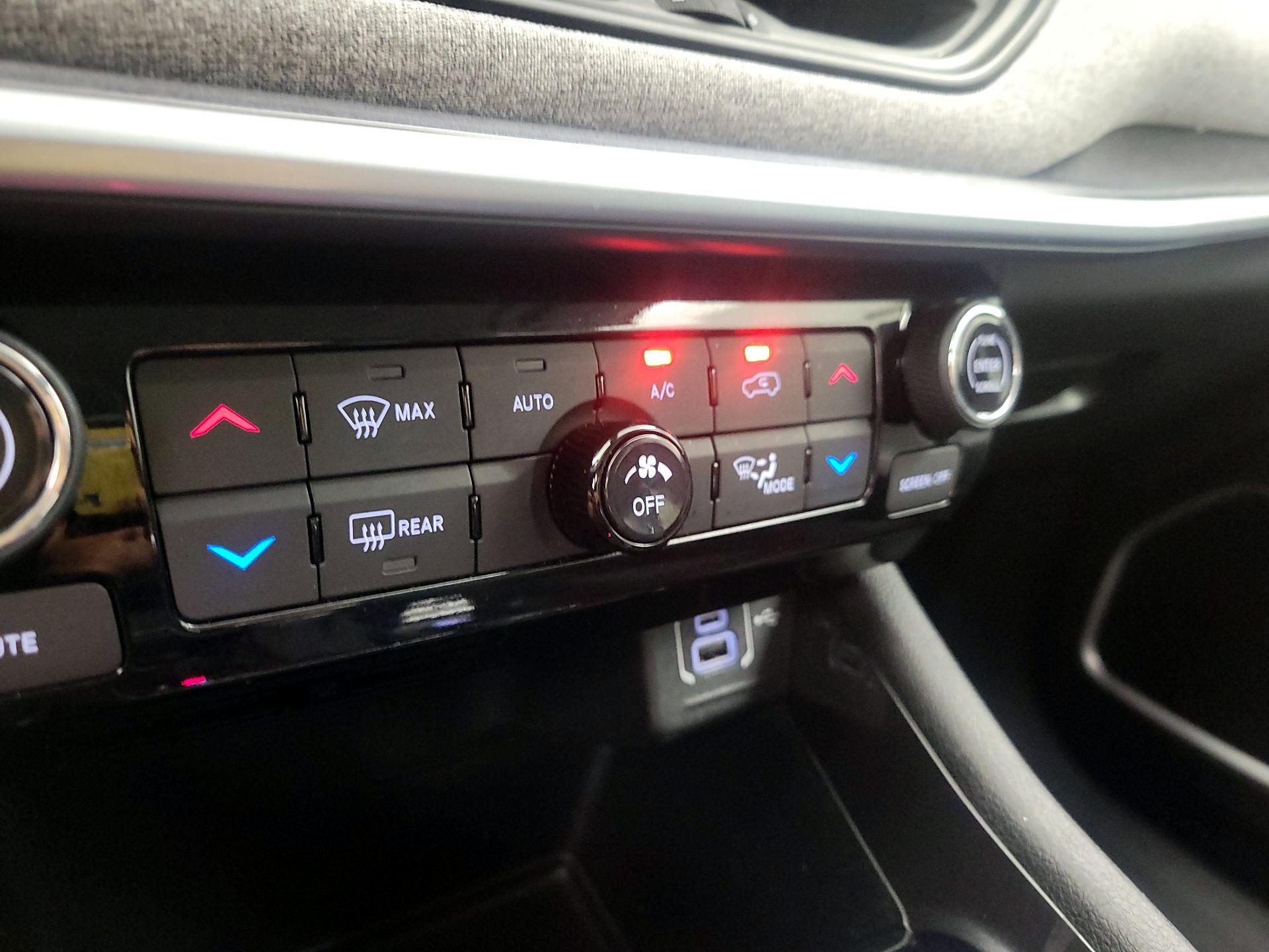 Thumbnail: 2022 Jeep Compass - 16