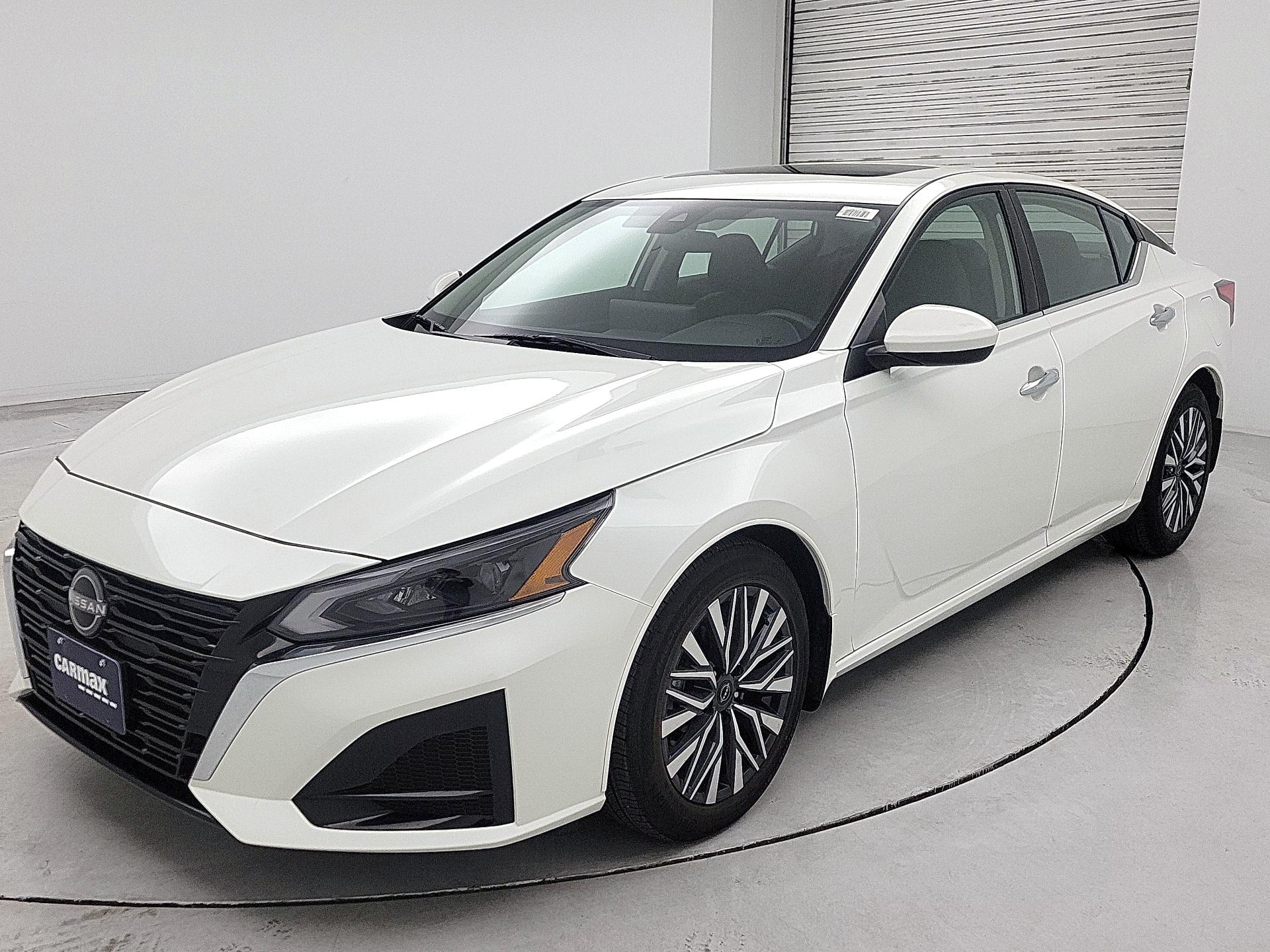 Thumbnail: 2023 Nissan Altima - 3