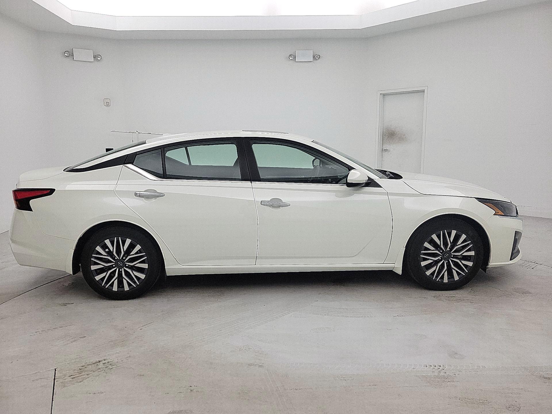 Thumbnail: 2023 Nissan Altima - 4