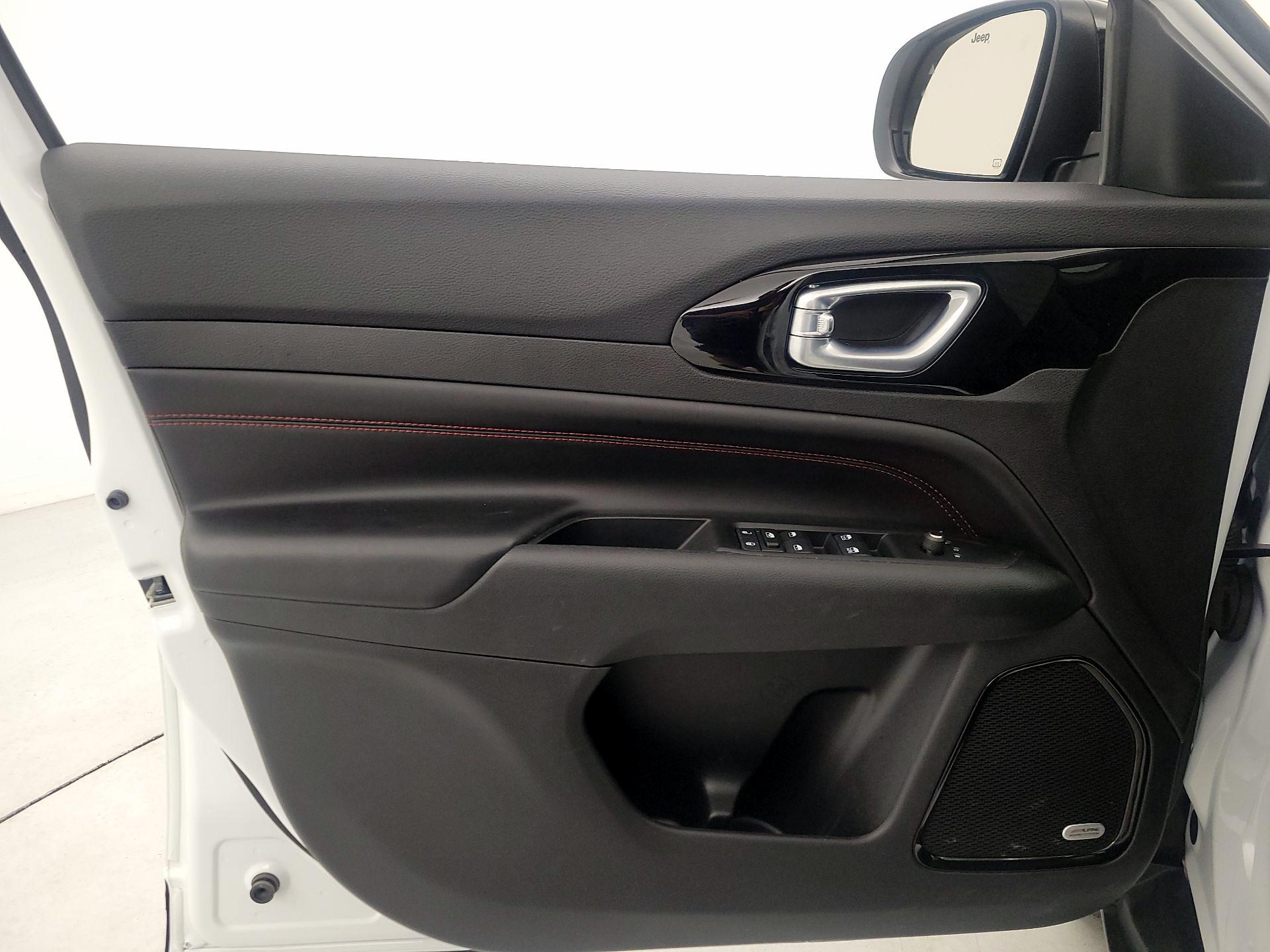 Thumbnail: 2022 Jeep Compass - 12