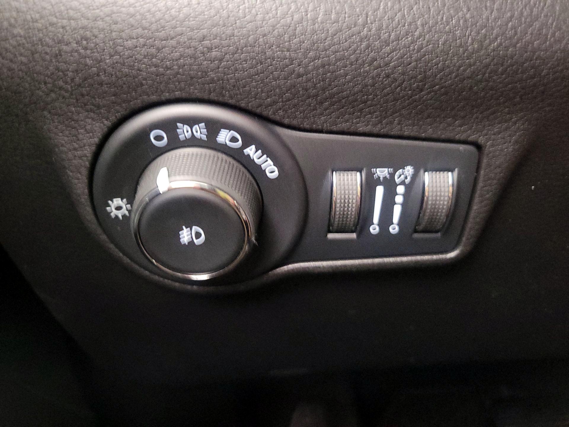 Thumbnail: 2022 Jeep Compass - 13