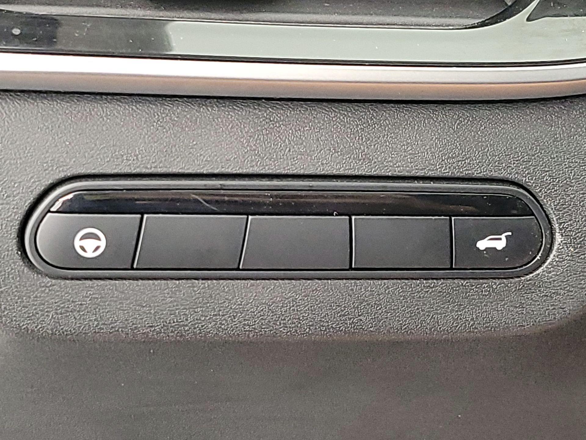Thumbnail: 2023 INFINITI QX60 - 13