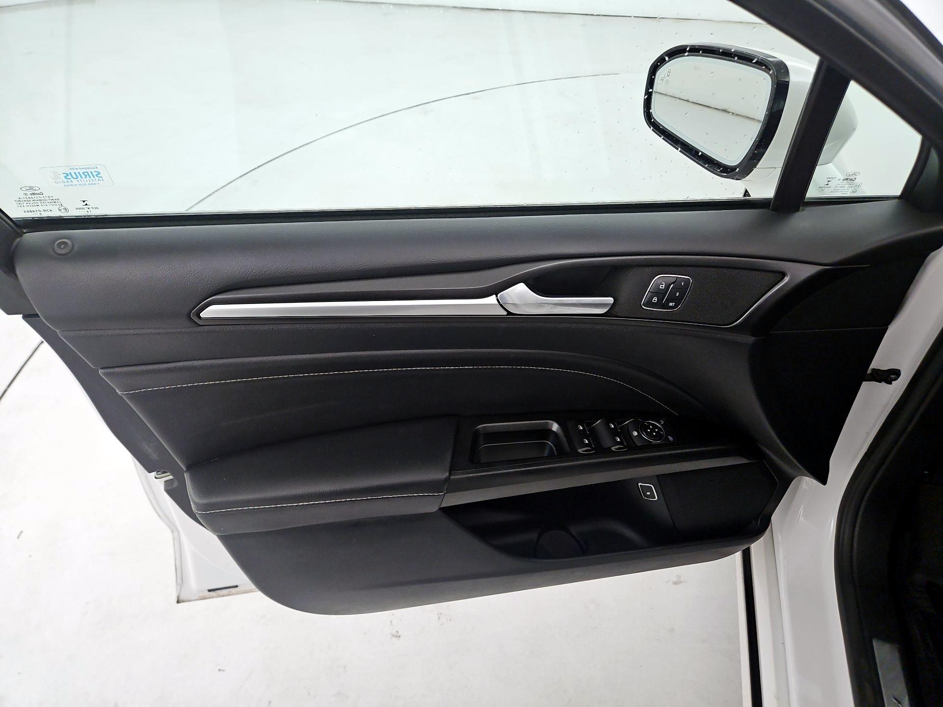 Thumbnail: 2017 Ford Fusion - 10