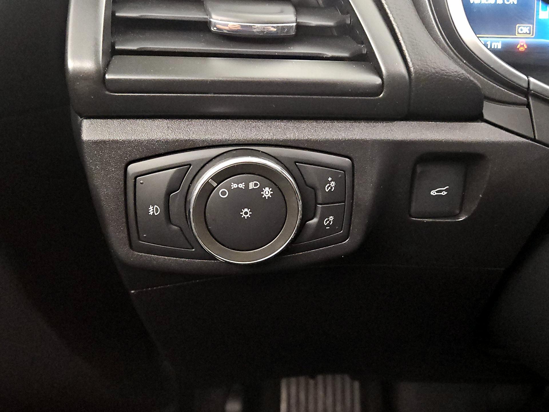 Thumbnail: 2017 Ford Fusion - 11