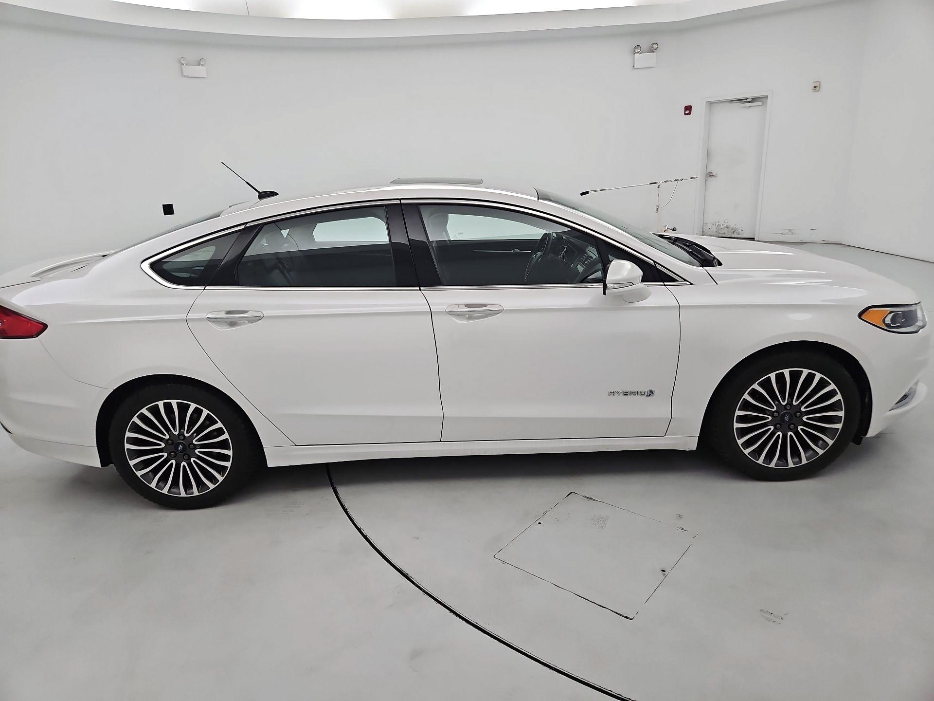 Thumbnail: 2017 Ford Fusion - 4