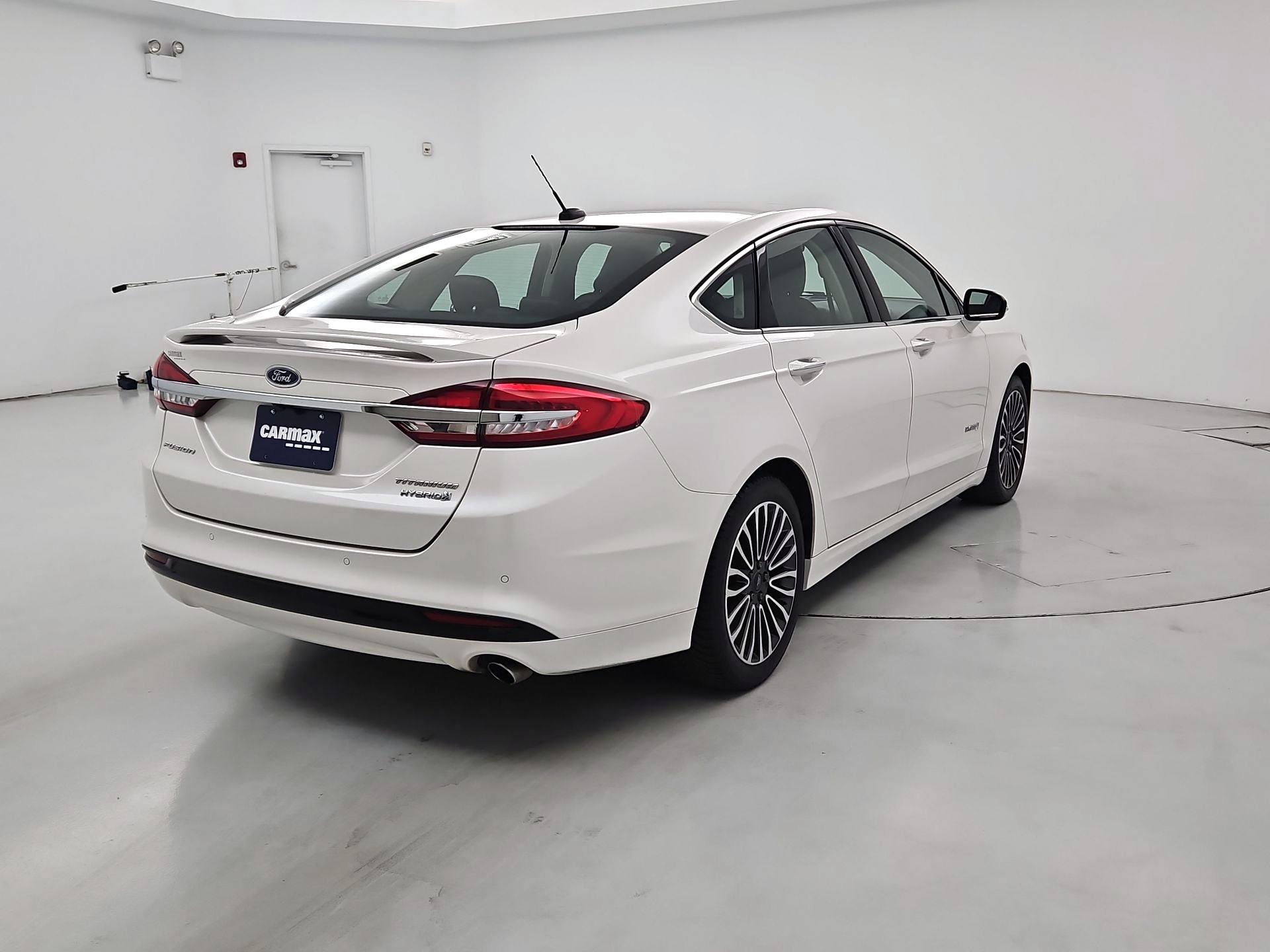 Thumbnail: 2017 Ford Fusion - 5