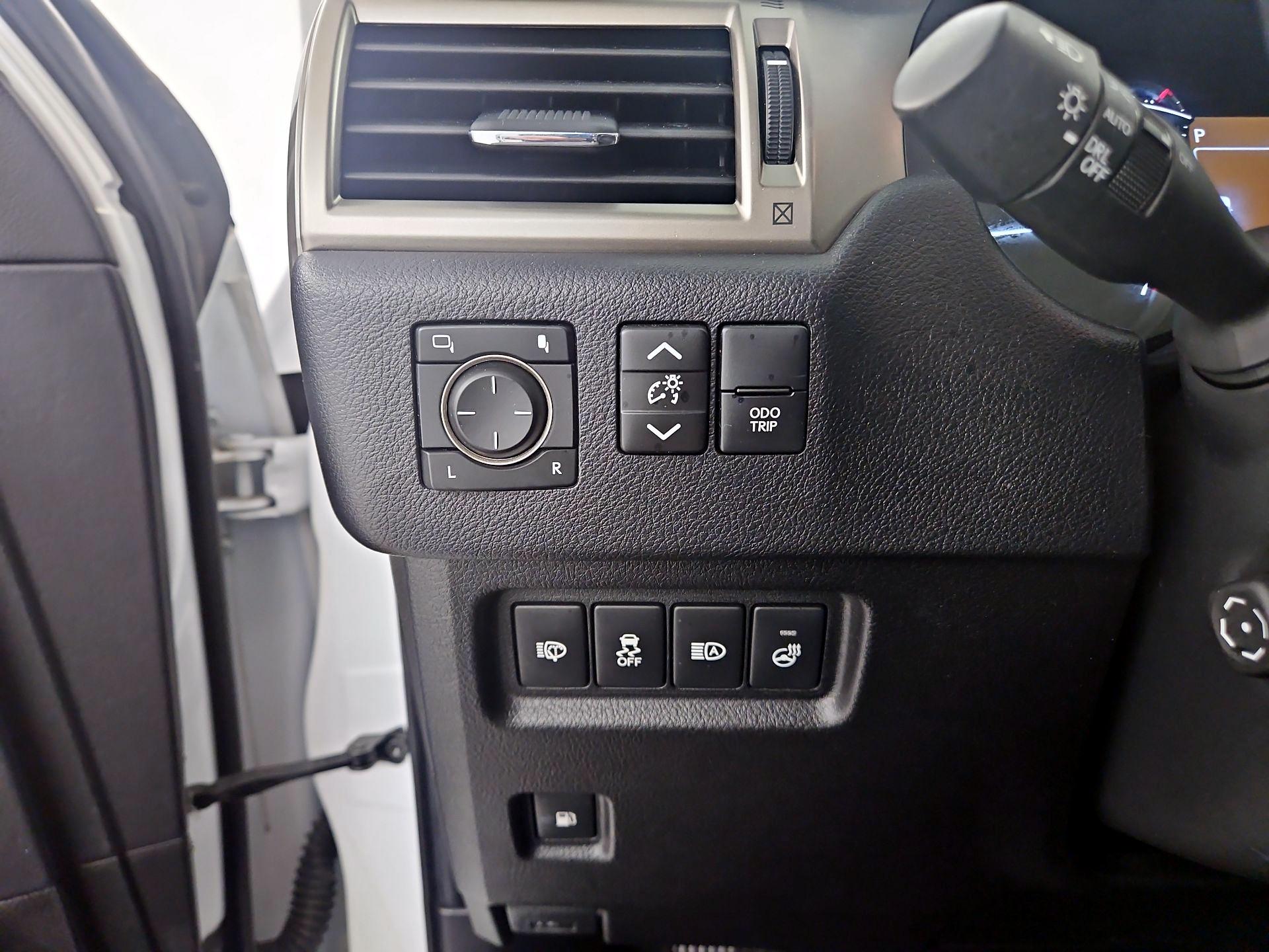 Thumbnail: 2021 Lexus GX - 11