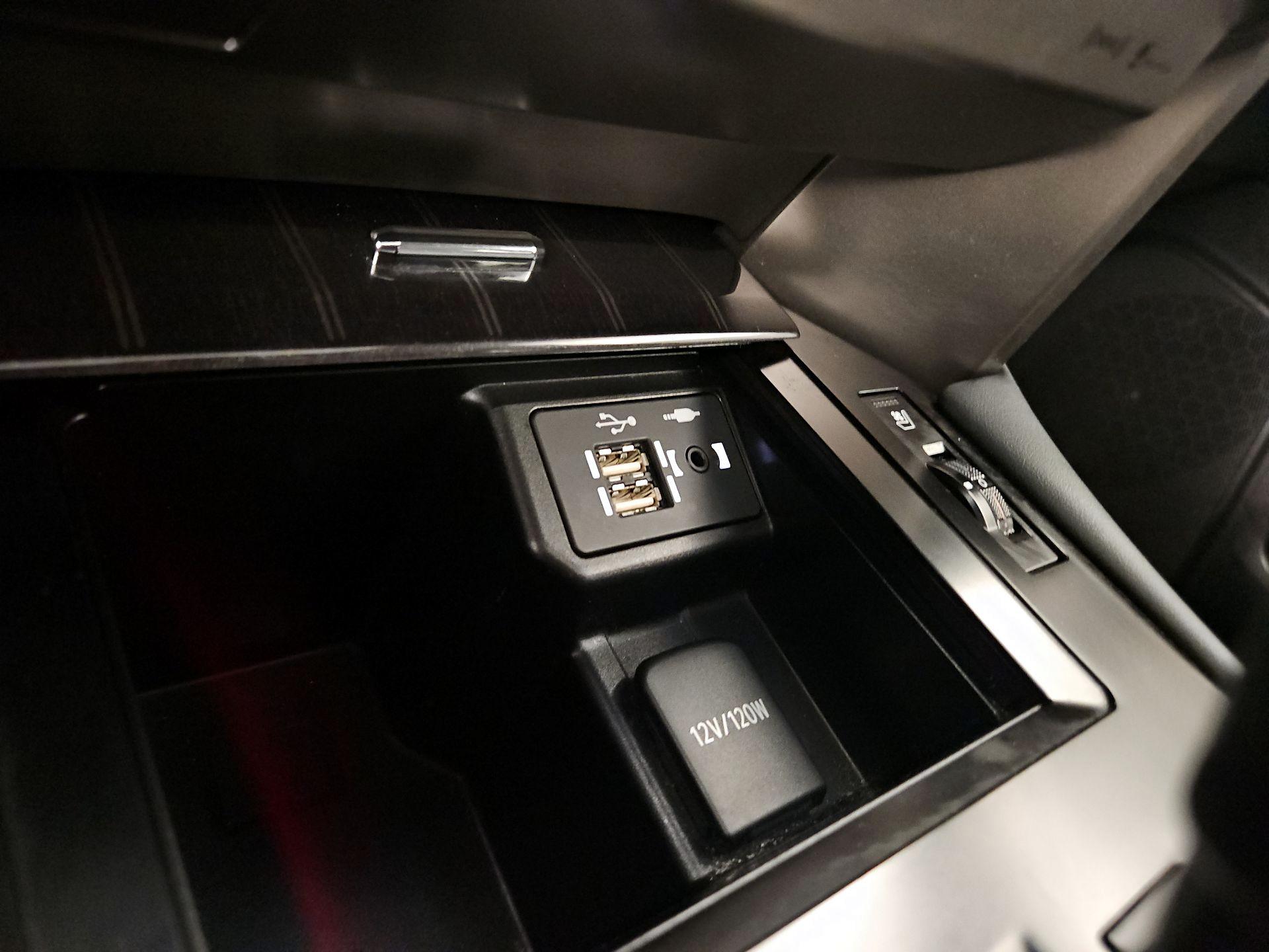 Thumbnail: 2021 Lexus GX - 17