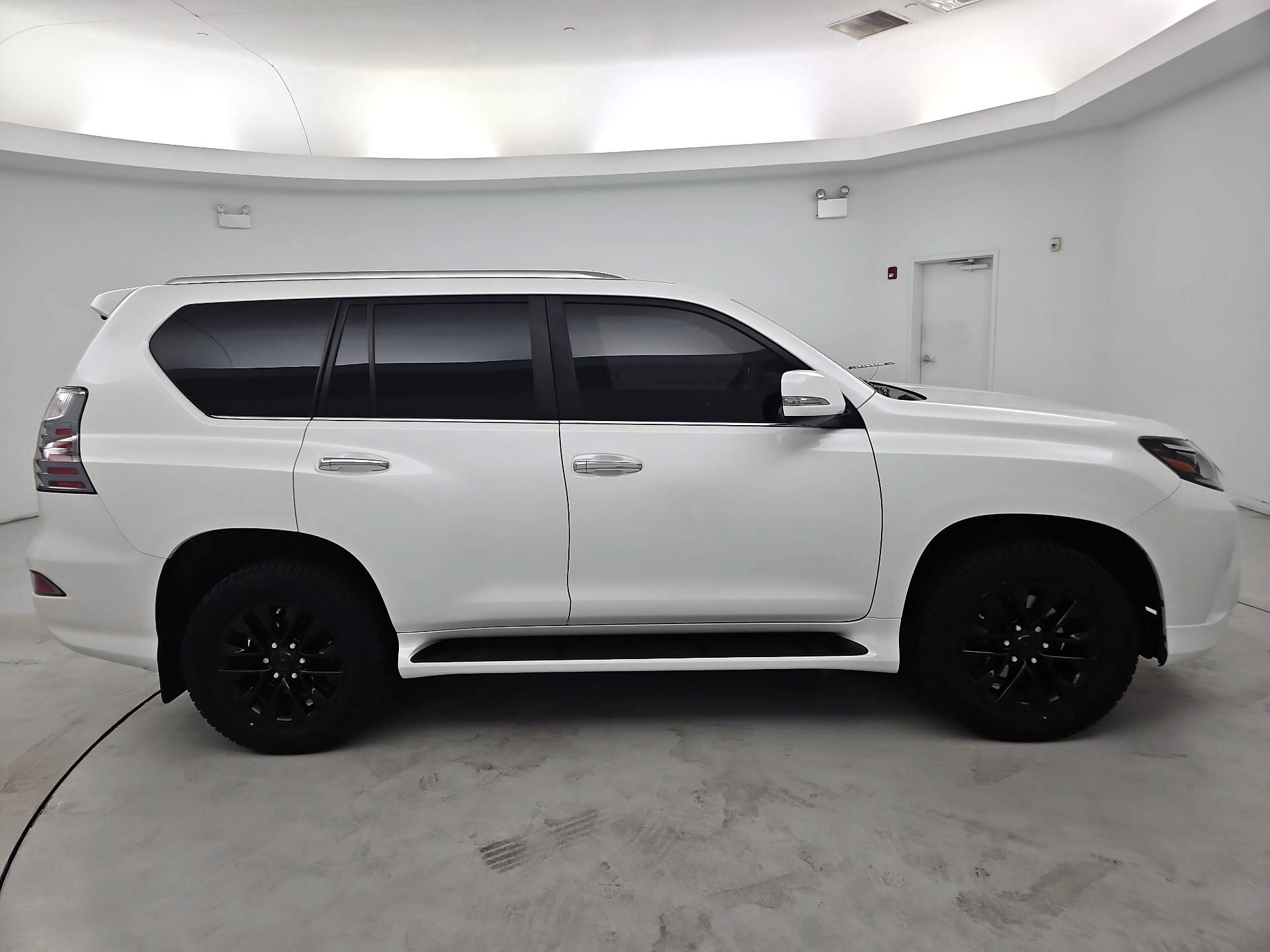 Thumbnail: 2021 Lexus GX - 4