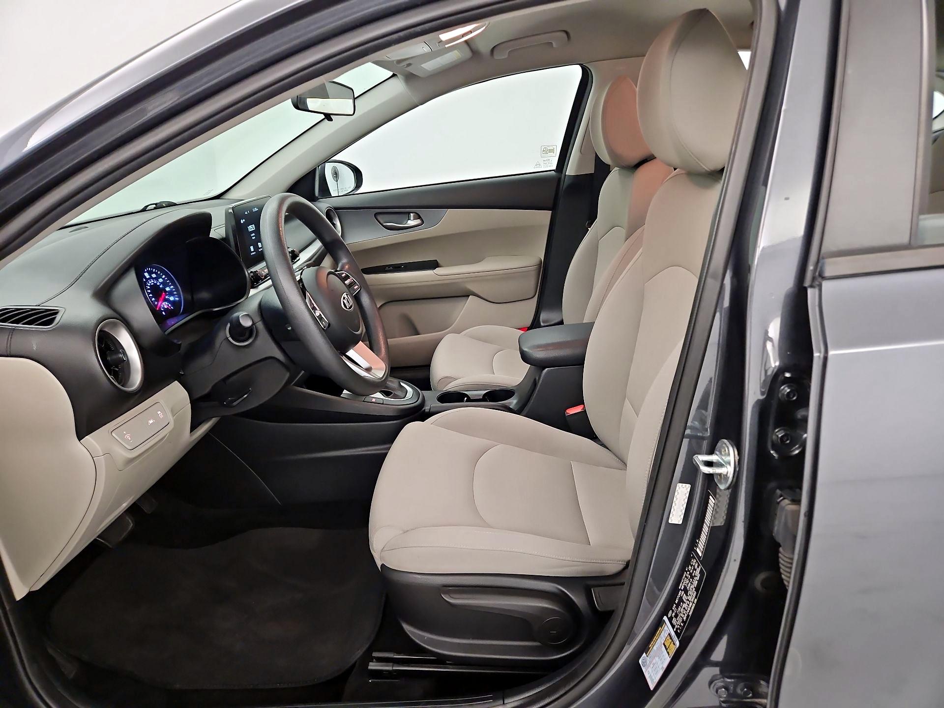 Thumbnail: 2021 Kia Forte - 9