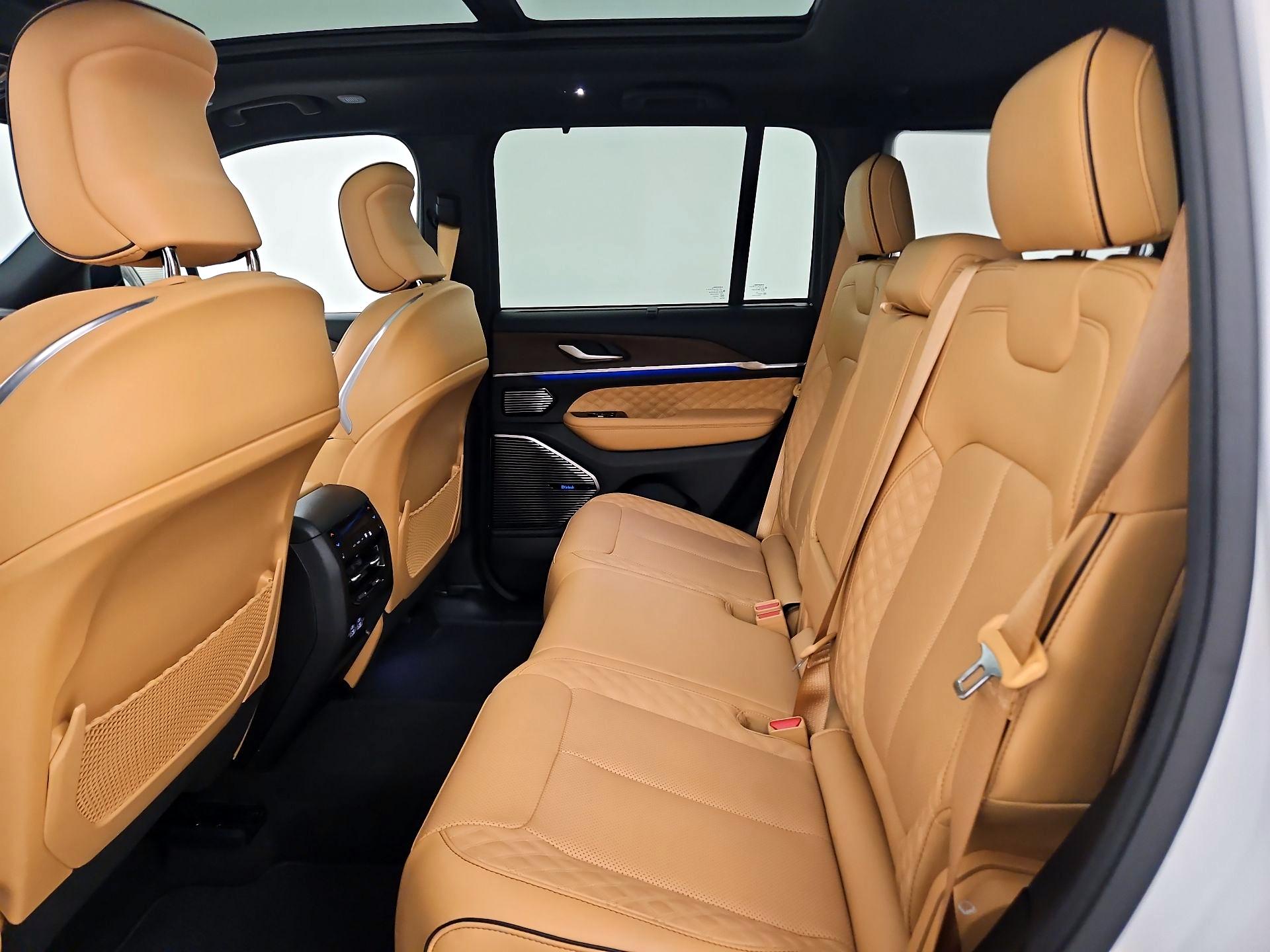 Thumbnail: 2022 Jeep Grand Cherokee - 19