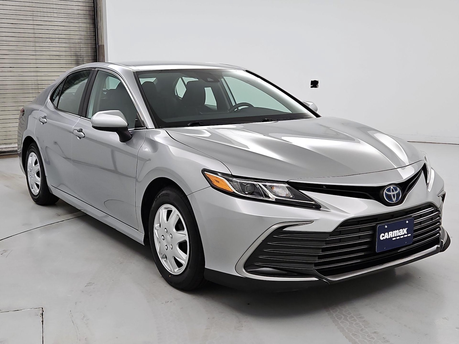 2022 Toyota Camry LE - Photo 1