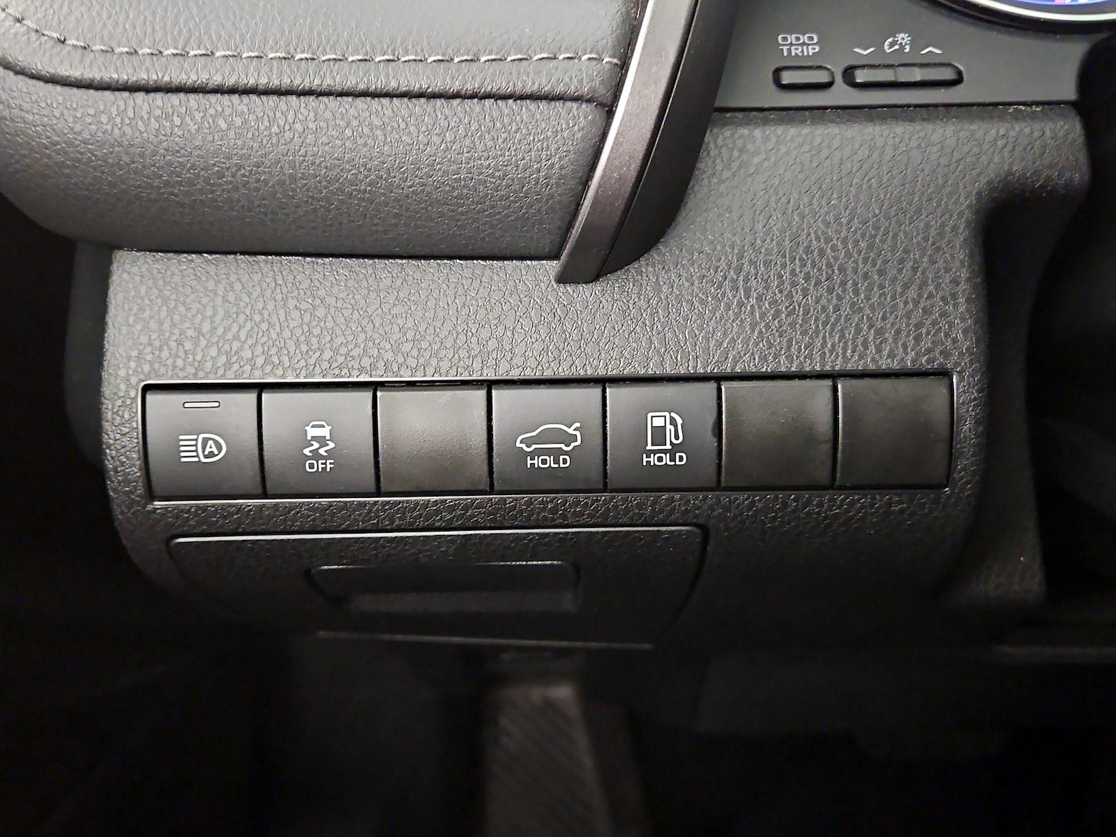 2022 Toyota Camry LE - Photo 12