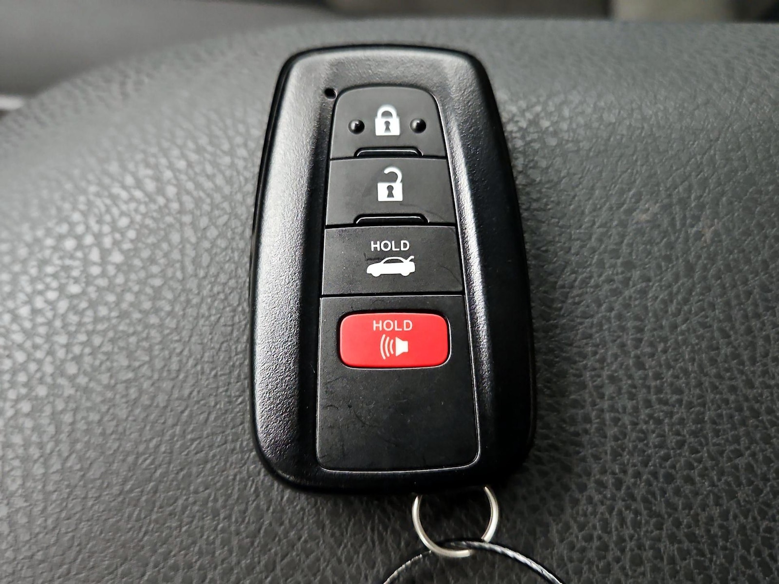 2022 Toyota Camry LE - Photo 21
