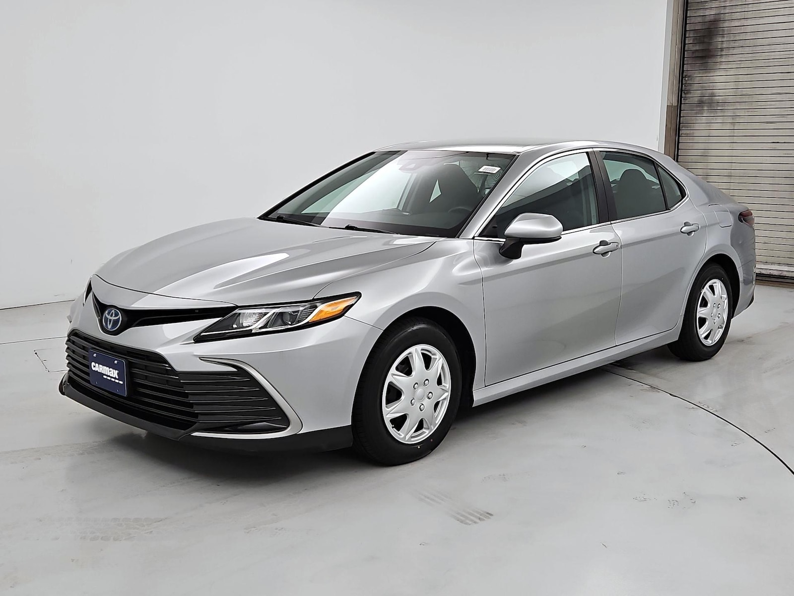 2022 Toyota Camry LE - Photo 3