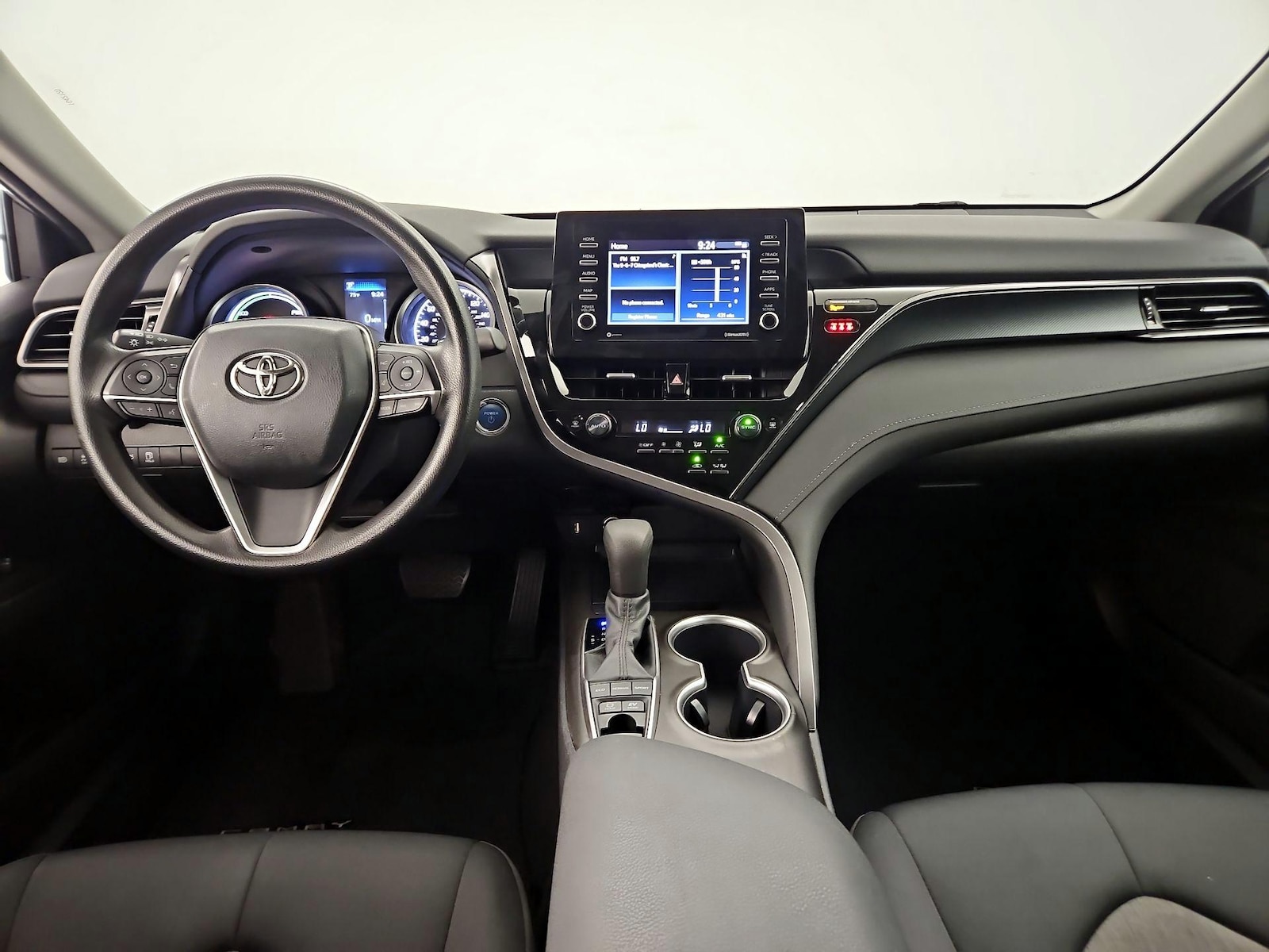 2022 Toyota Camry LE - Photo 8