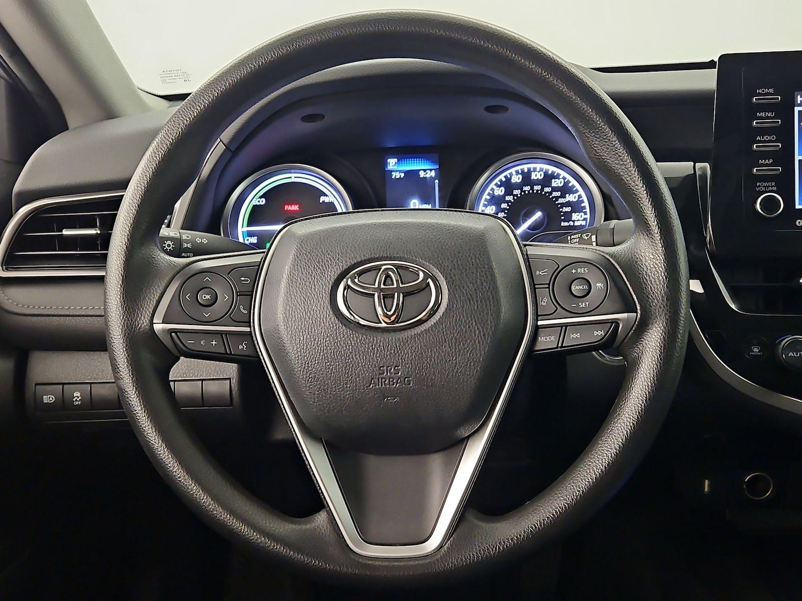 2022 Toyota Camry LE - Photo 9