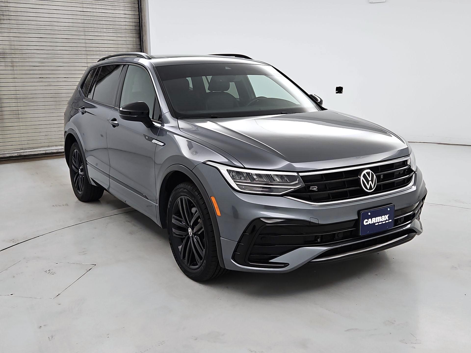 Thumbnail: 2022 Volkswagen Tiguan - 1
