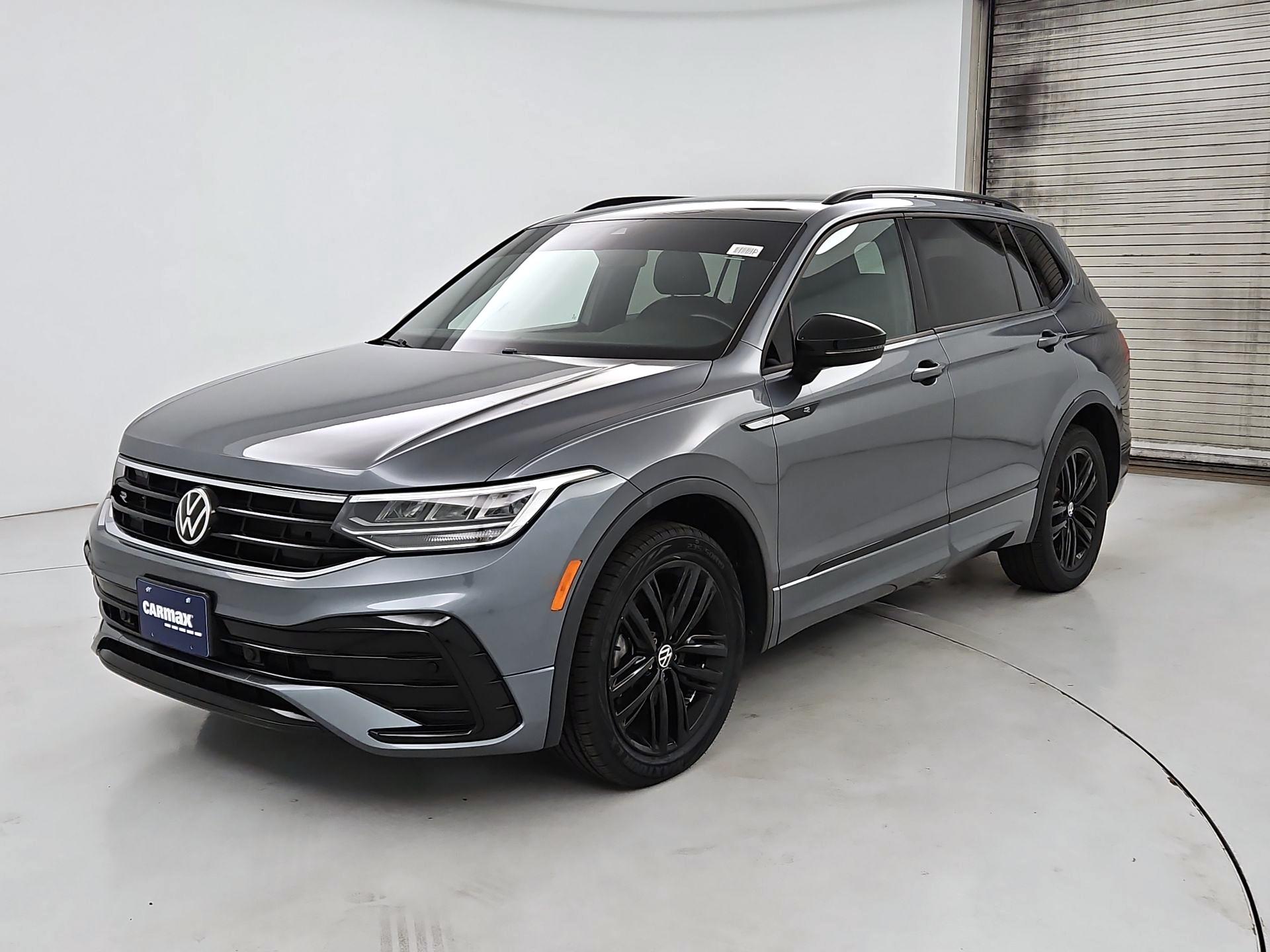 Thumbnail: 2022 Volkswagen Tiguan - 3