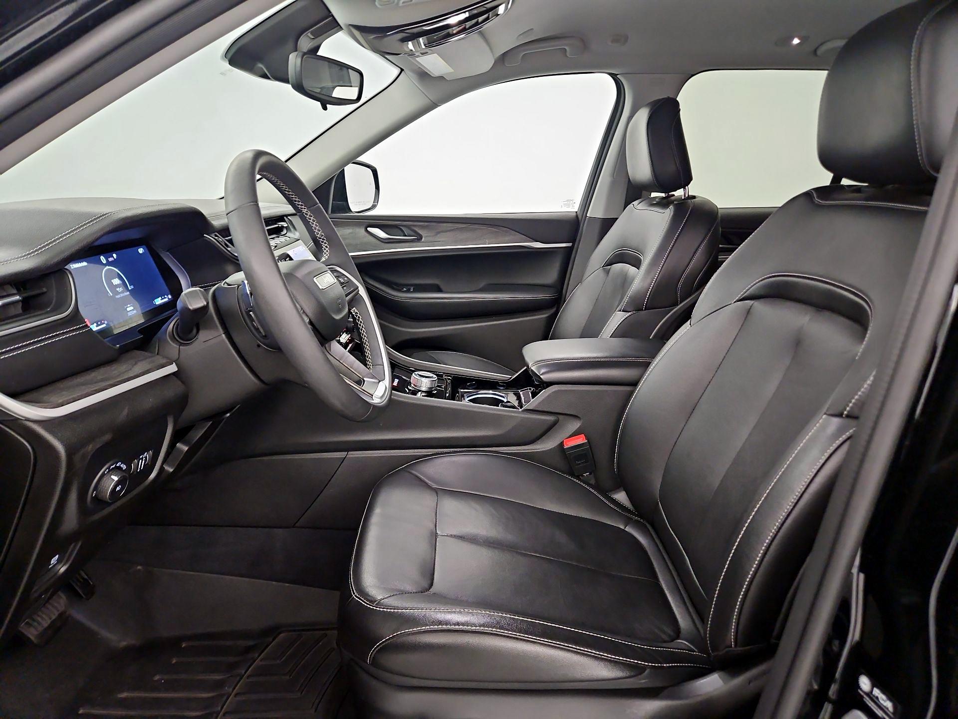 Thumbnail: 2023 Jeep Grand Cherokee - 9