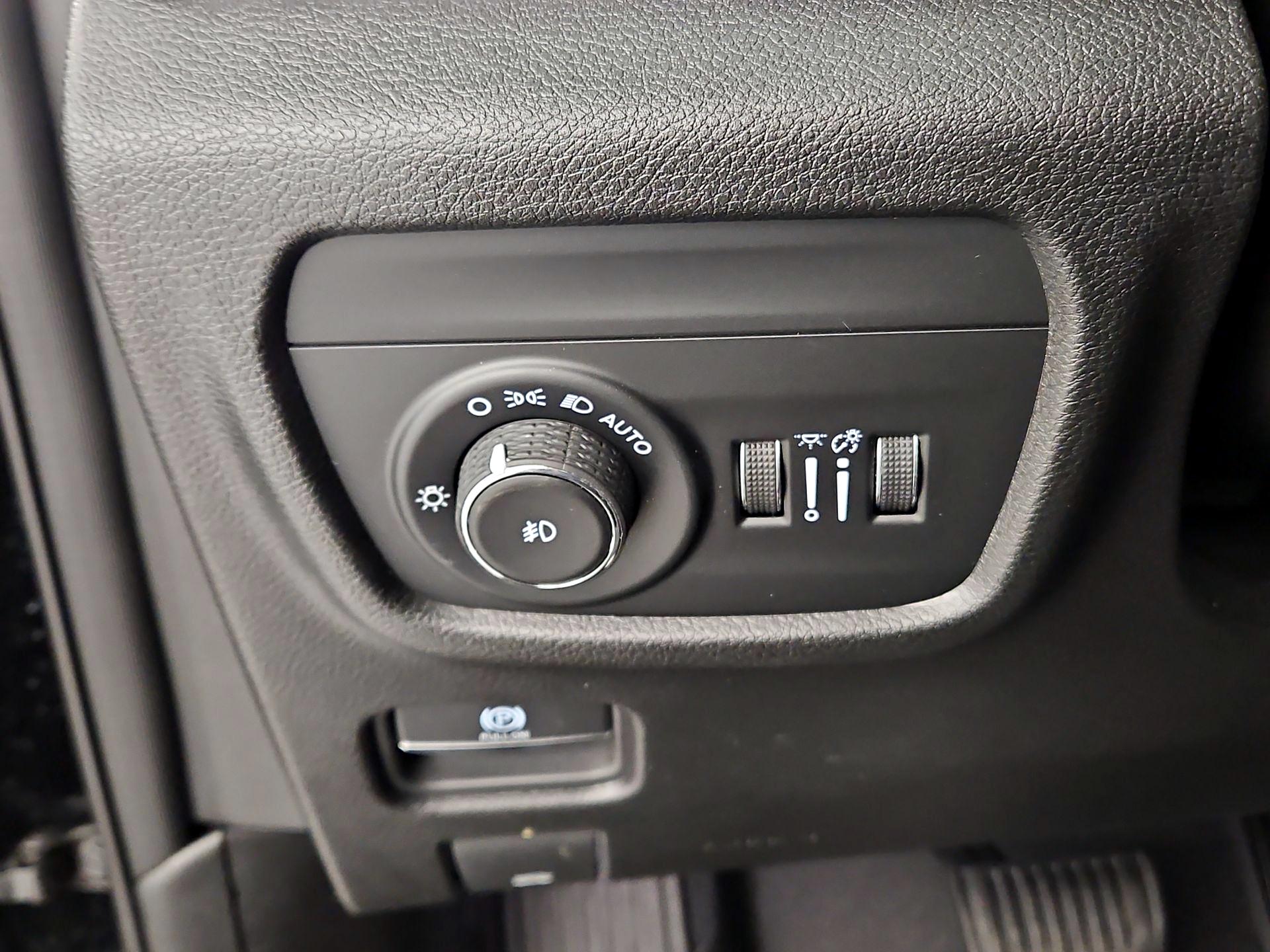 Thumbnail: 2023 Jeep Grand Cherokee - 11