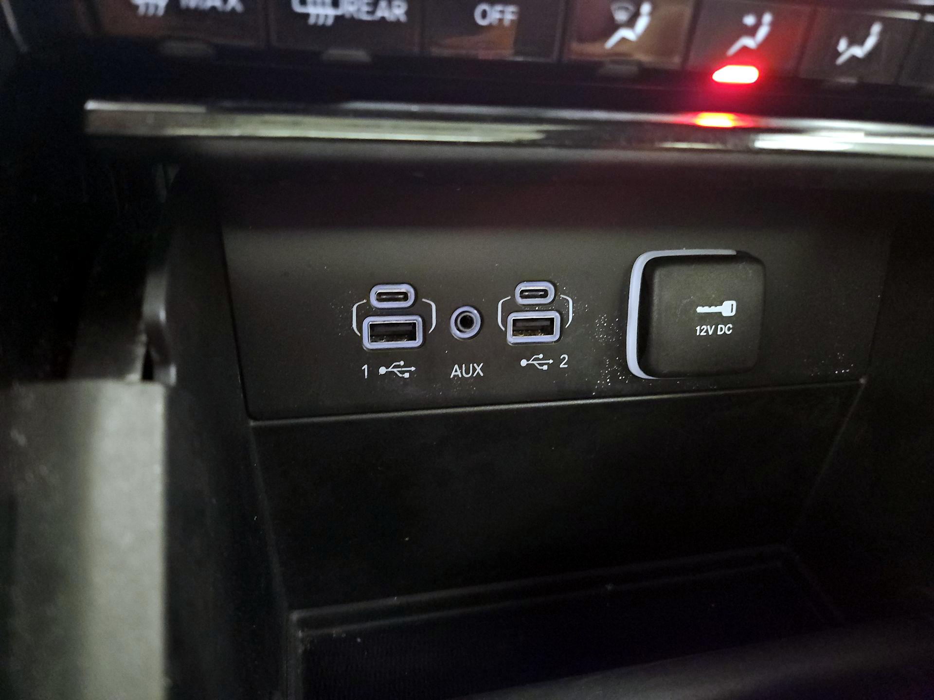 Thumbnail: 2022 Jeep Grand Cherokee - 17