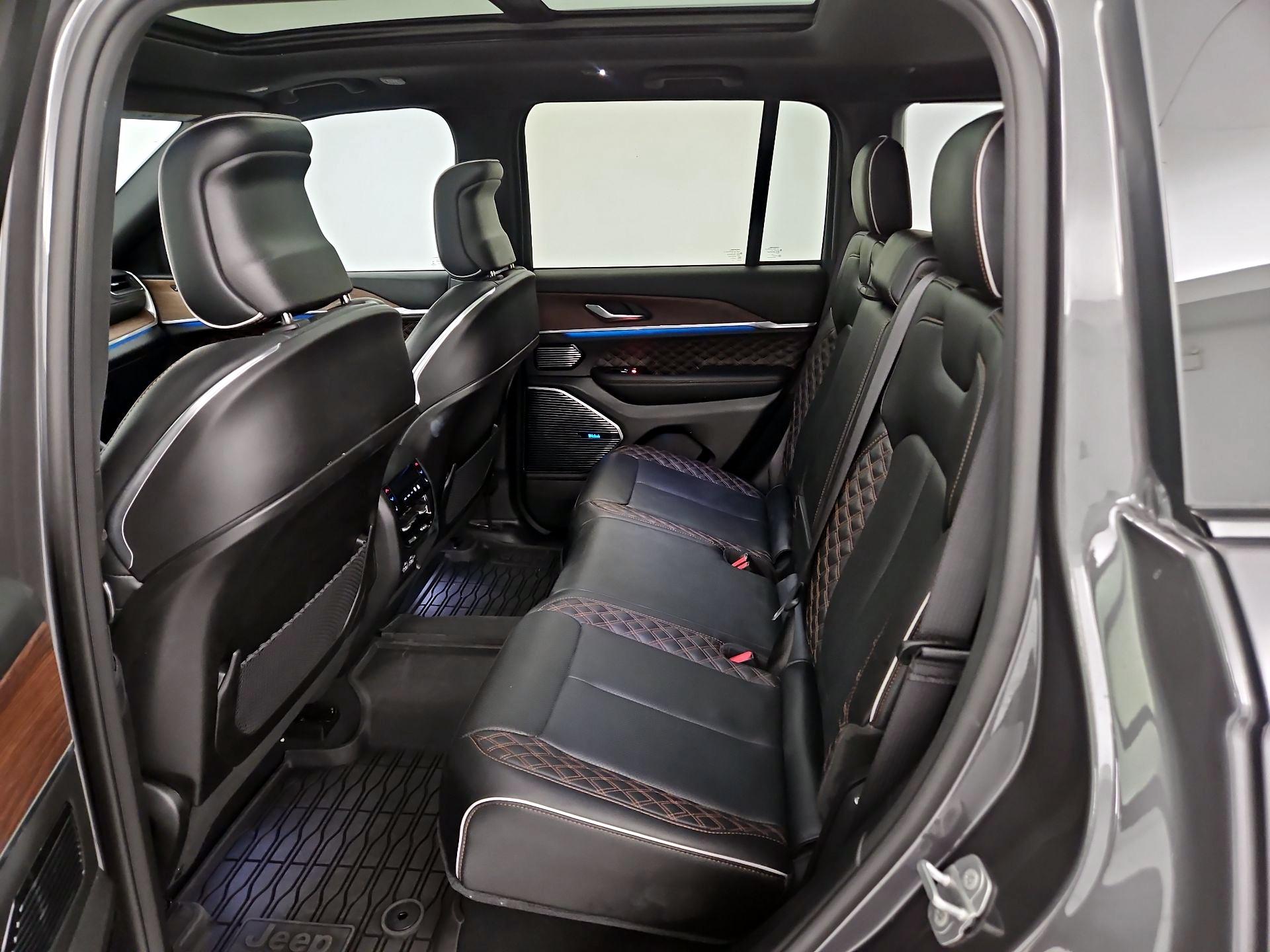 Thumbnail: 2022 Jeep Grand Cherokee - 19