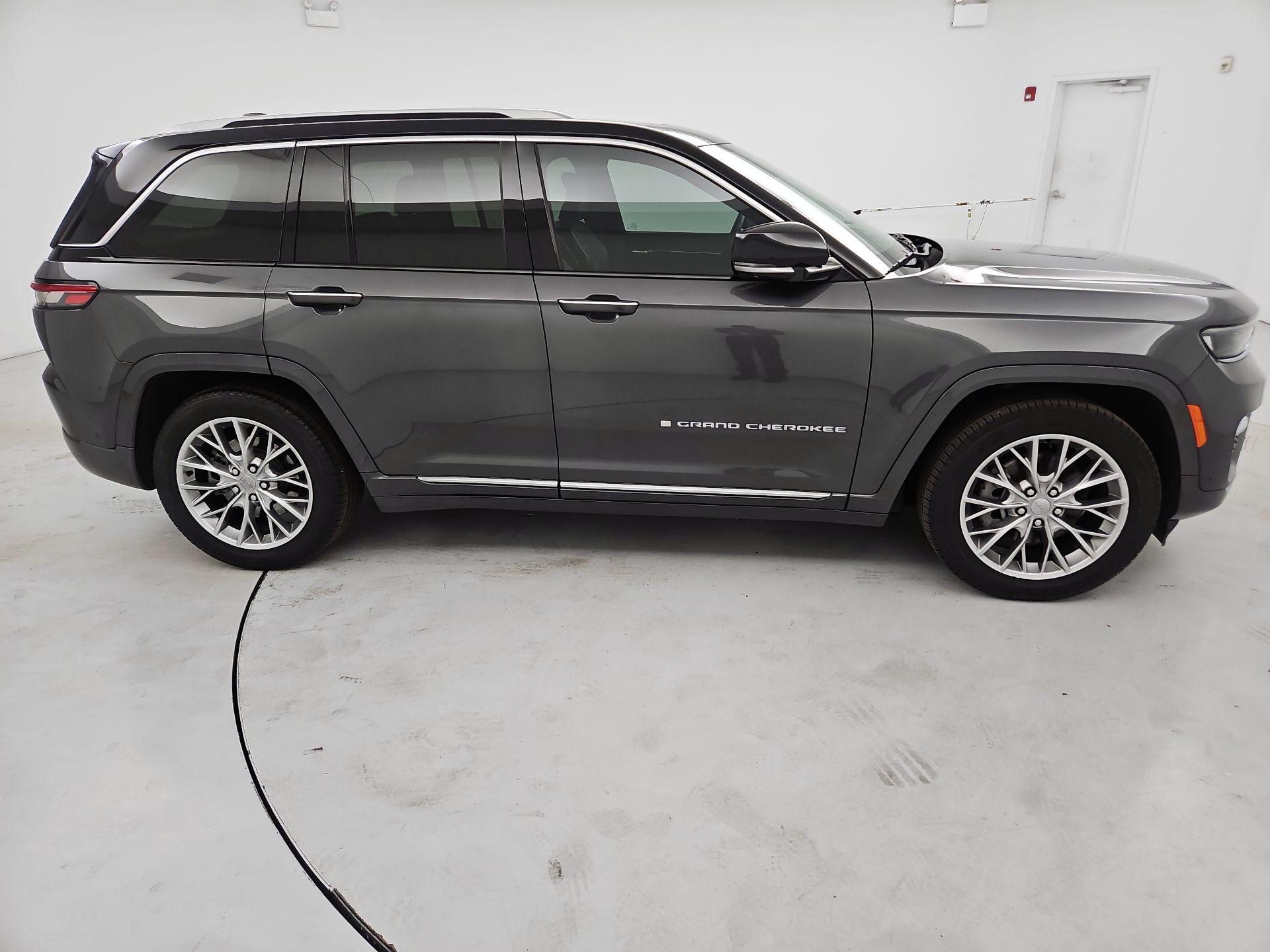 Thumbnail: 2022 Jeep Grand Cherokee - 4