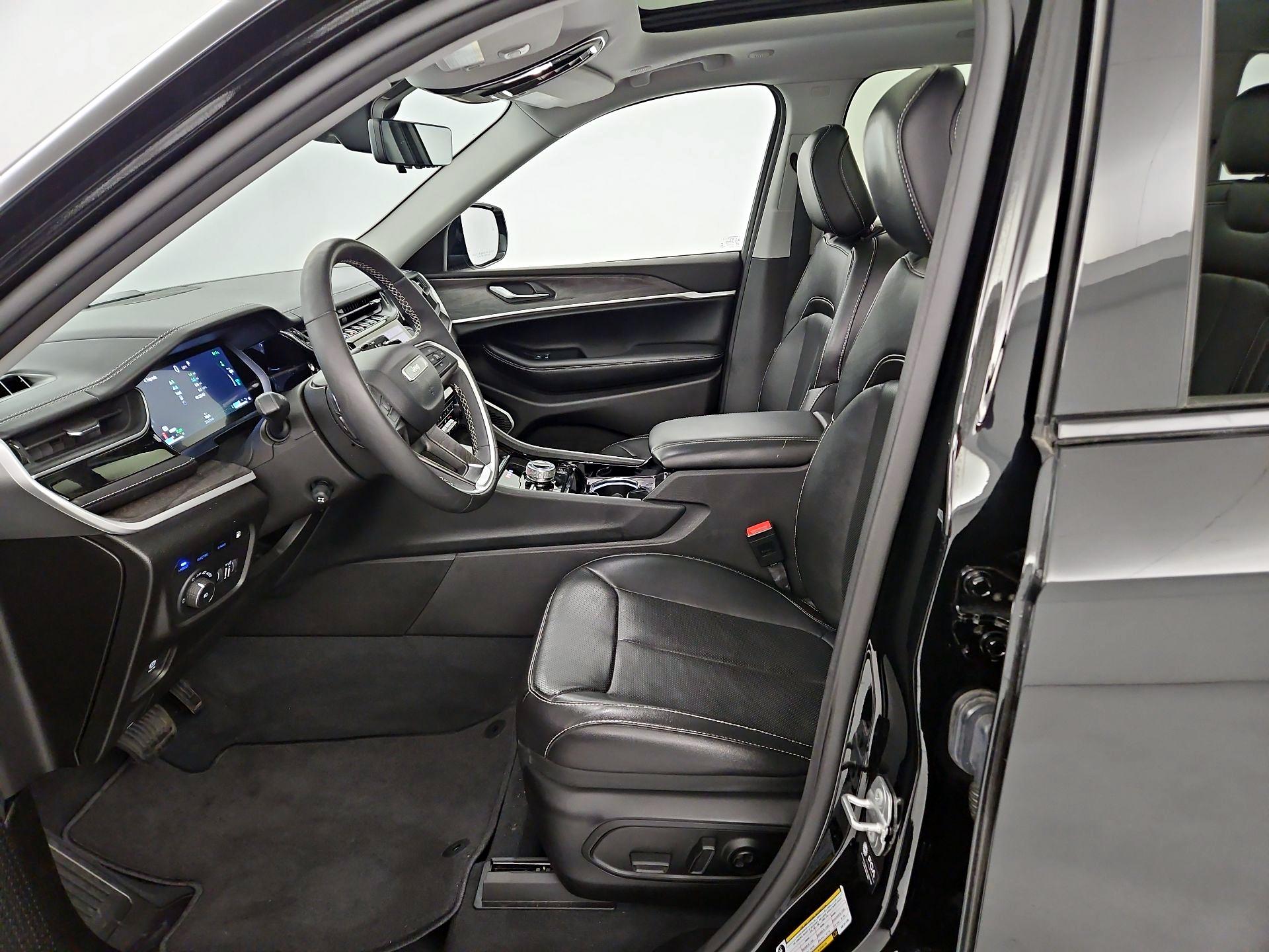 Thumbnail: 2022 Jeep Grand Cherokee - 9