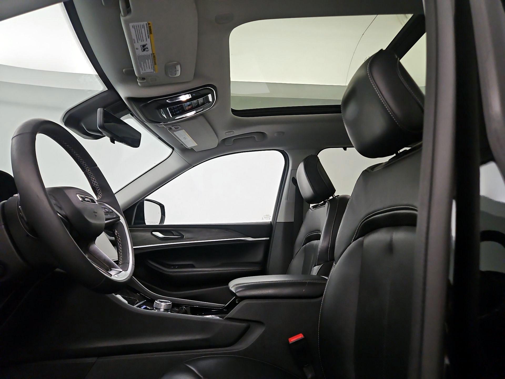 Thumbnail: 2022 Jeep Grand Cherokee - 18