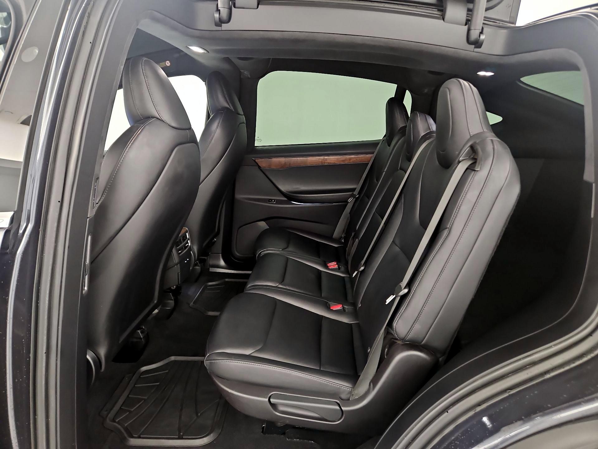 Thumbnail: 2020 Tesla Model X - 17