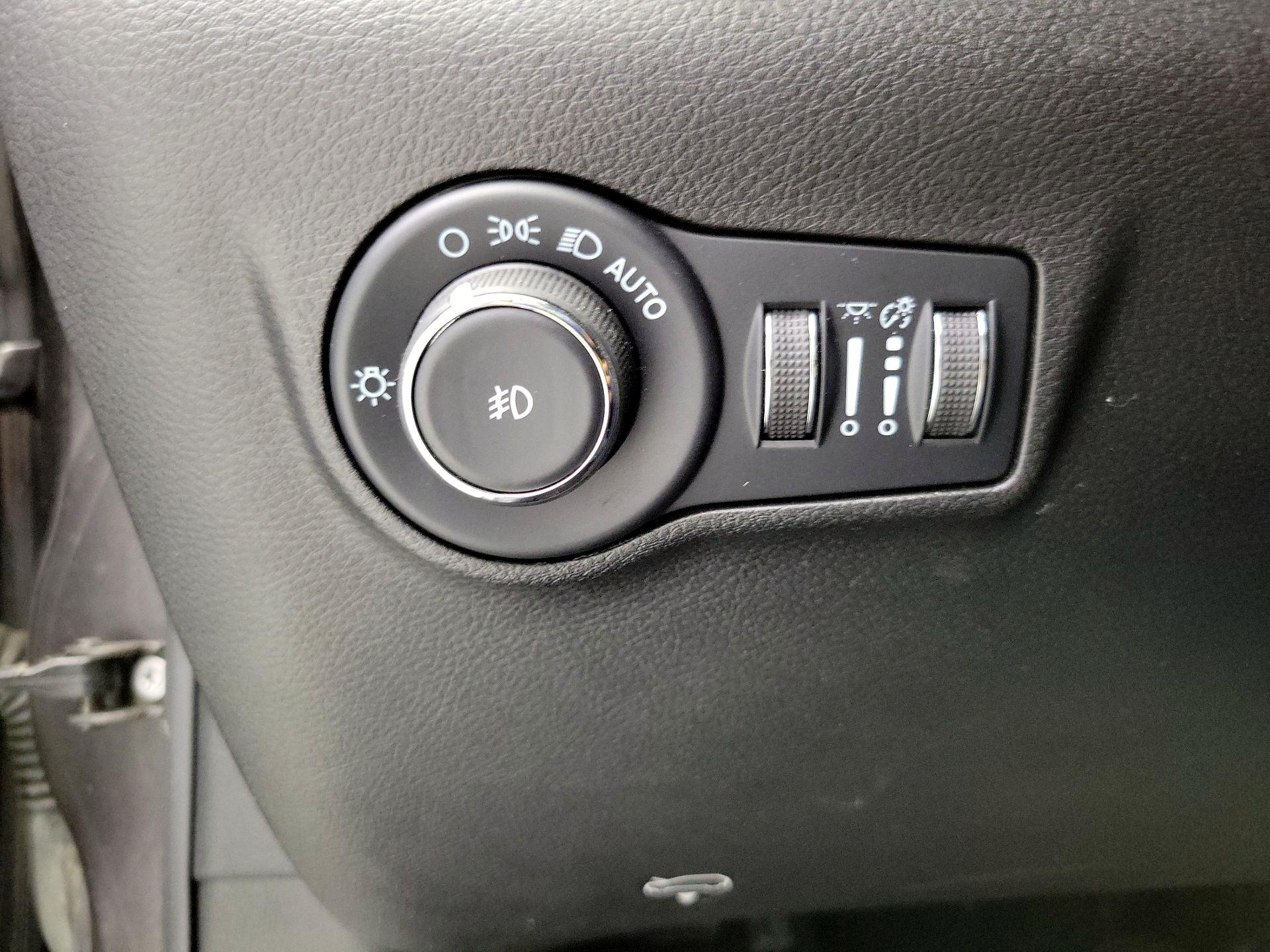 Thumbnail: 2022 Jeep Compass - 13