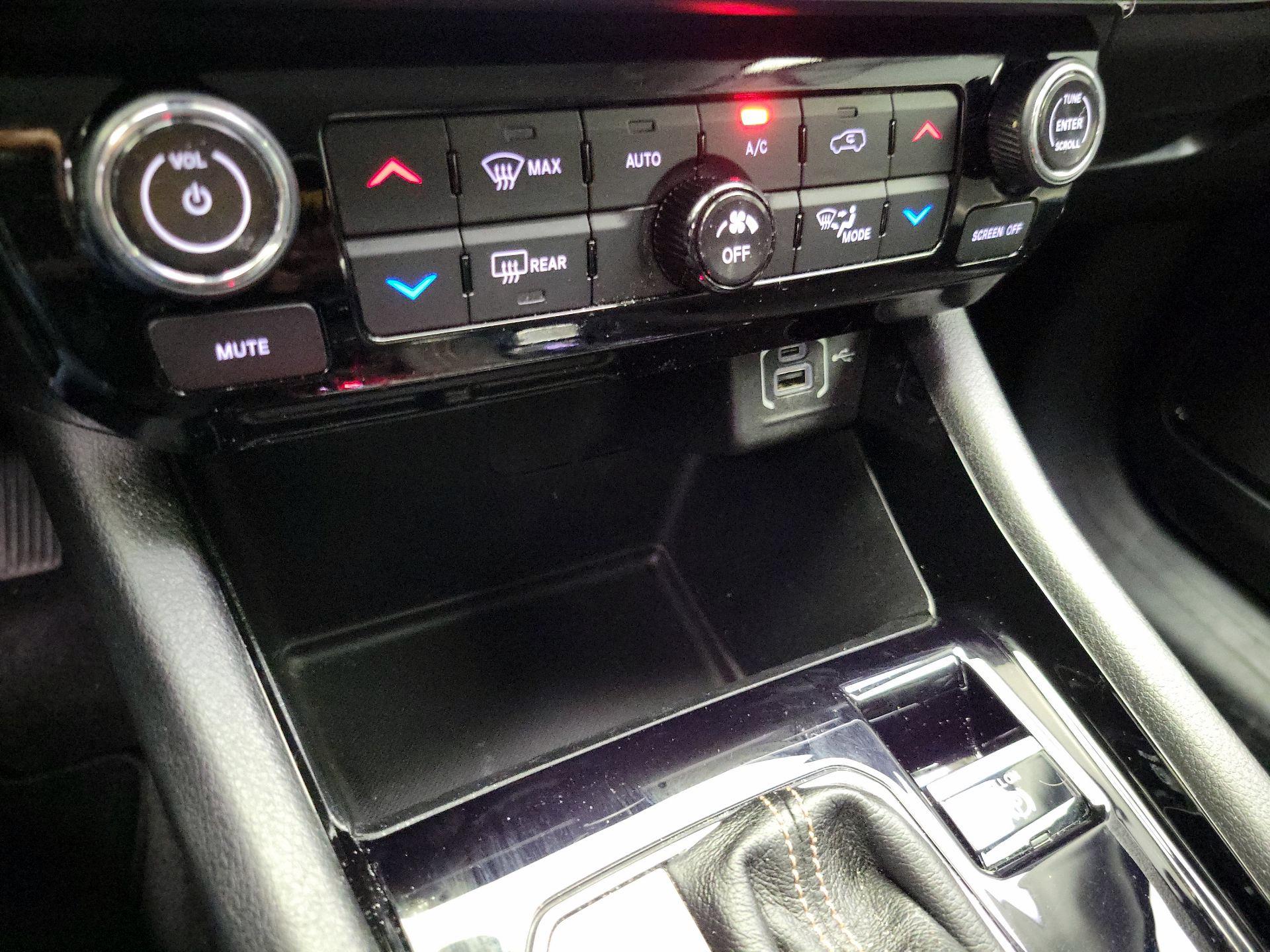 Thumbnail: 2022 Jeep Compass - 16