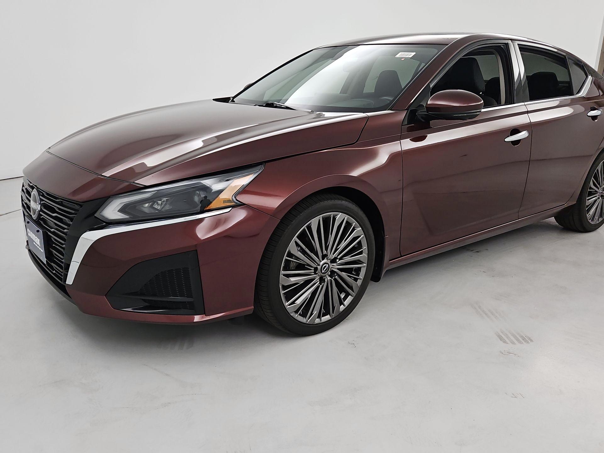 Thumbnail: 2023 Nissan Altima - 3