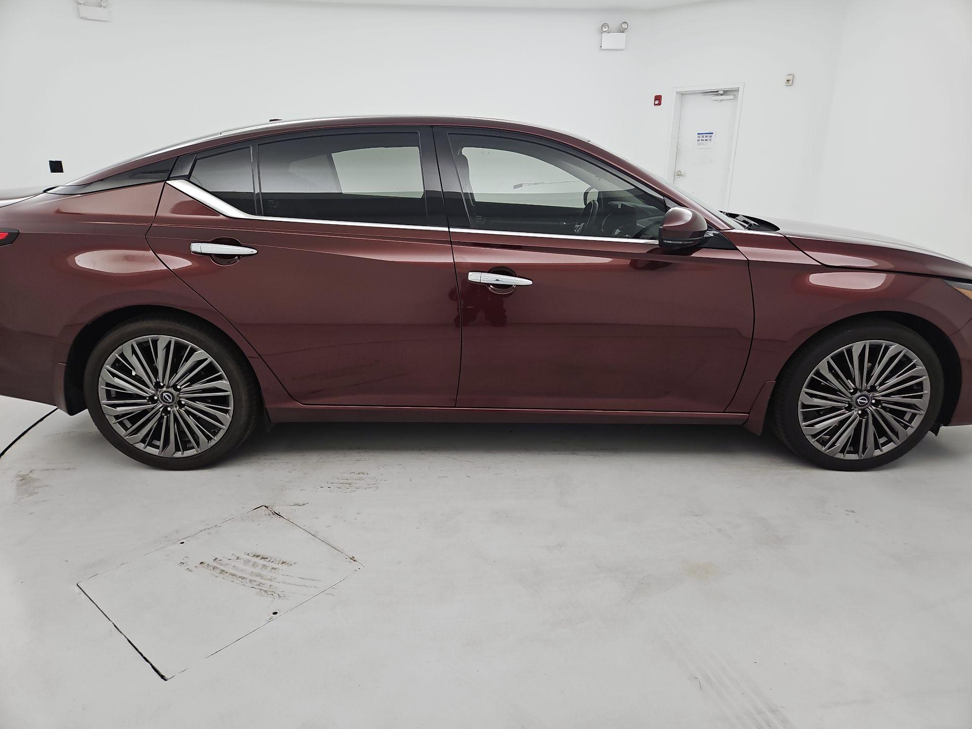 Thumbnail: 2023 Nissan Altima - 4